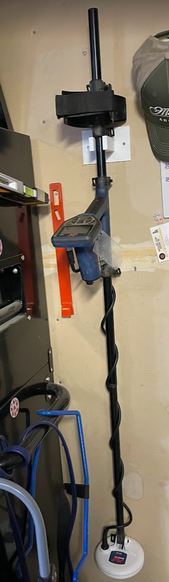 Mine Lab Gold Monster 1000 Wall Mount (Out Of Box Shaft)