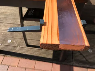 Halter für Schneckenschutzzaun