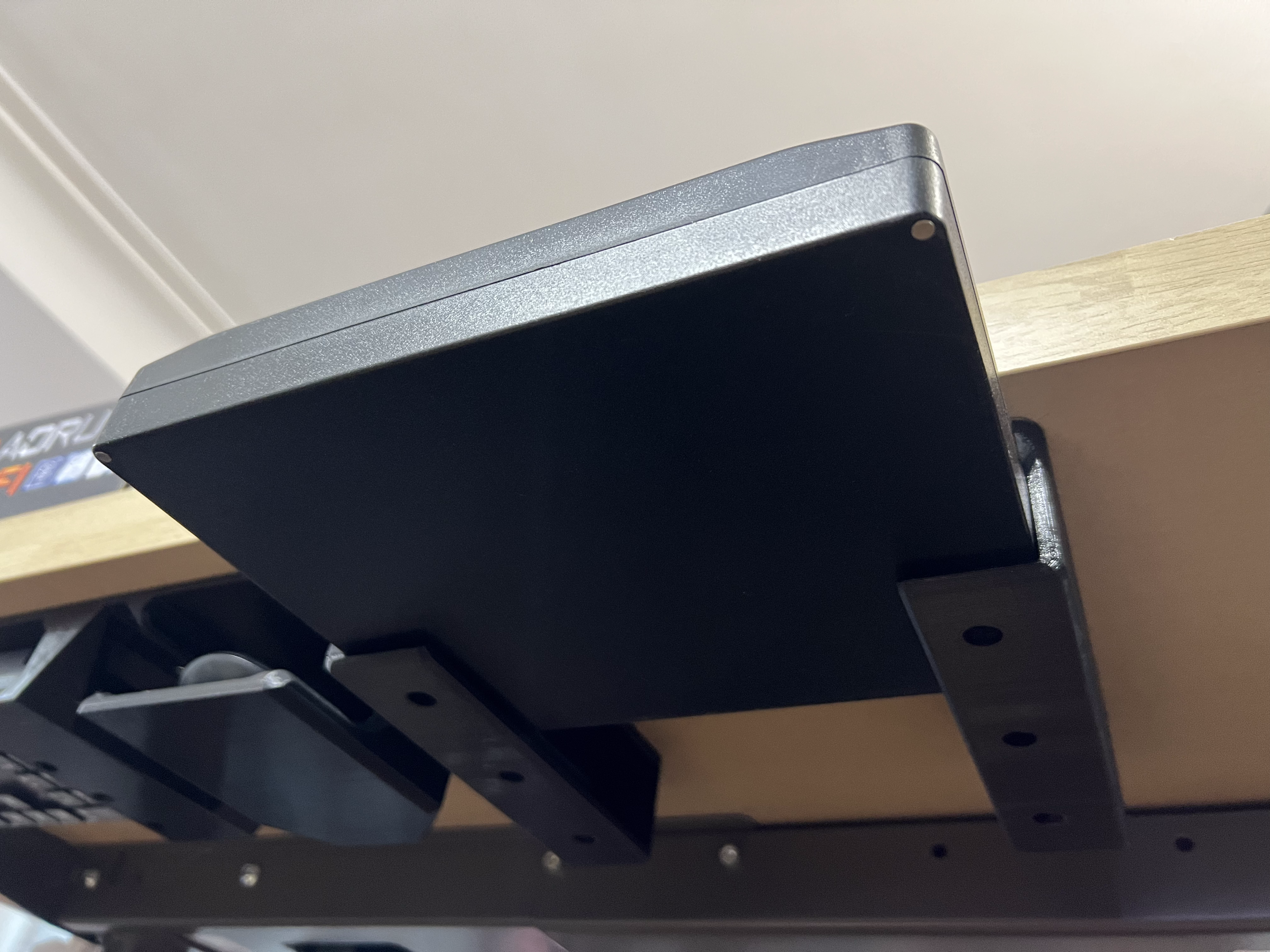 iFixit Manta Under Desk Mount