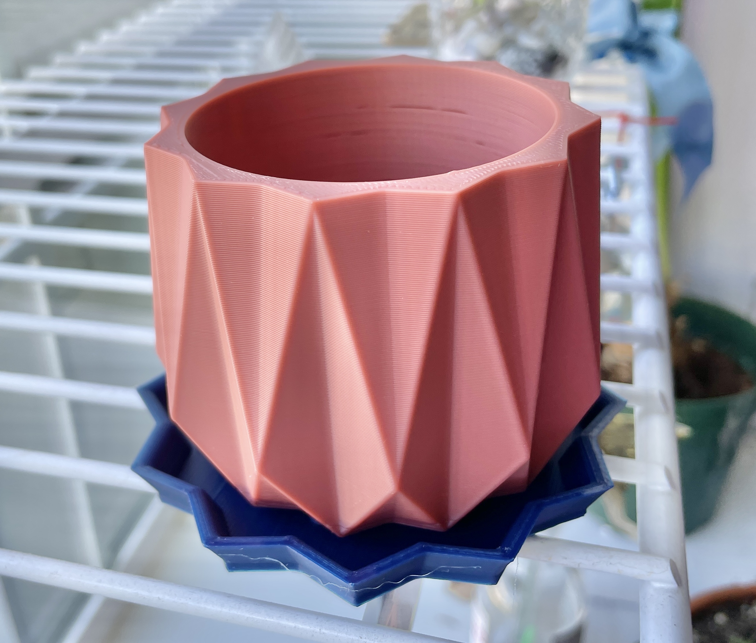 Simple water catch tray for this Planter 12 Pot by Dennis M Download