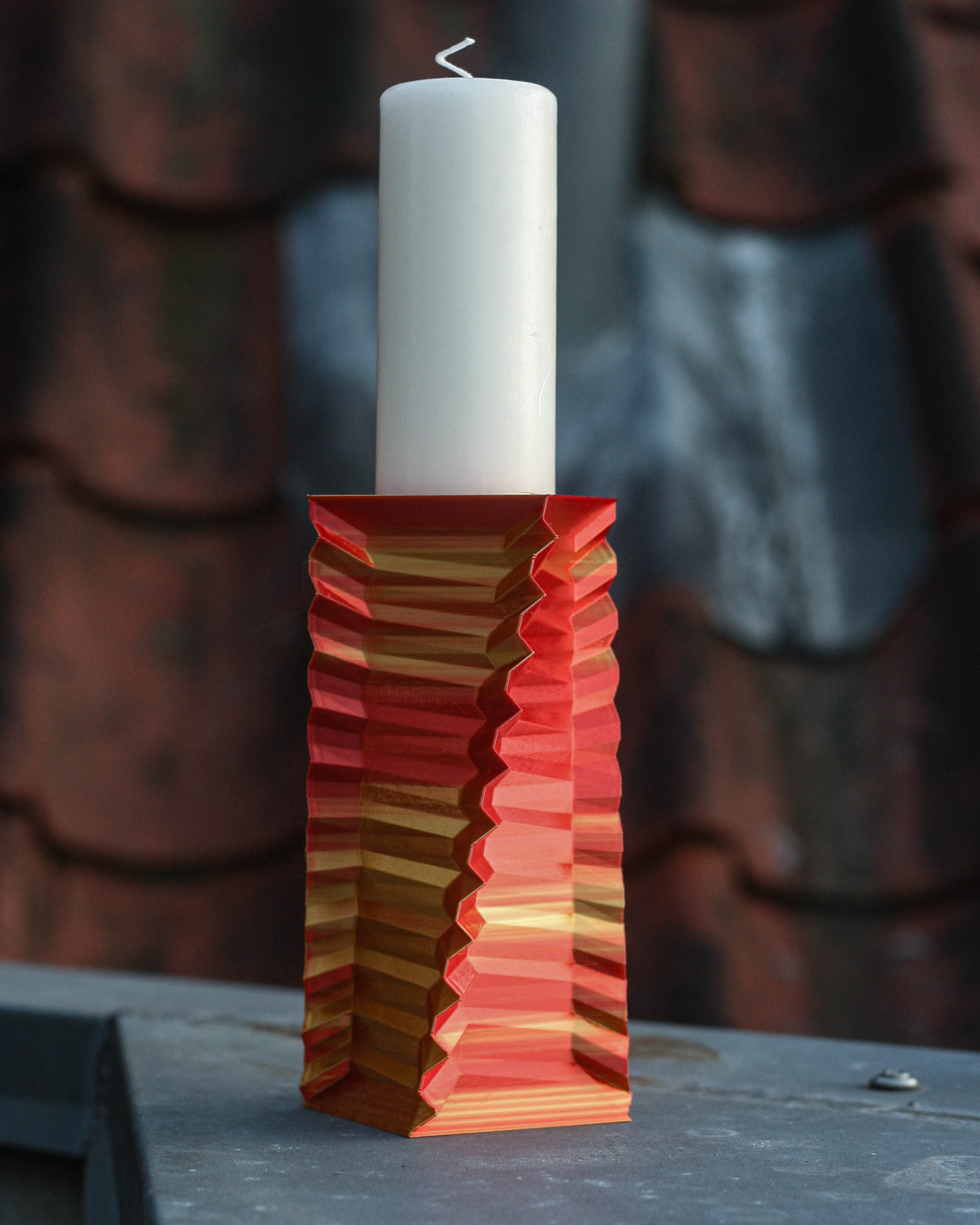 Zaggy square candle