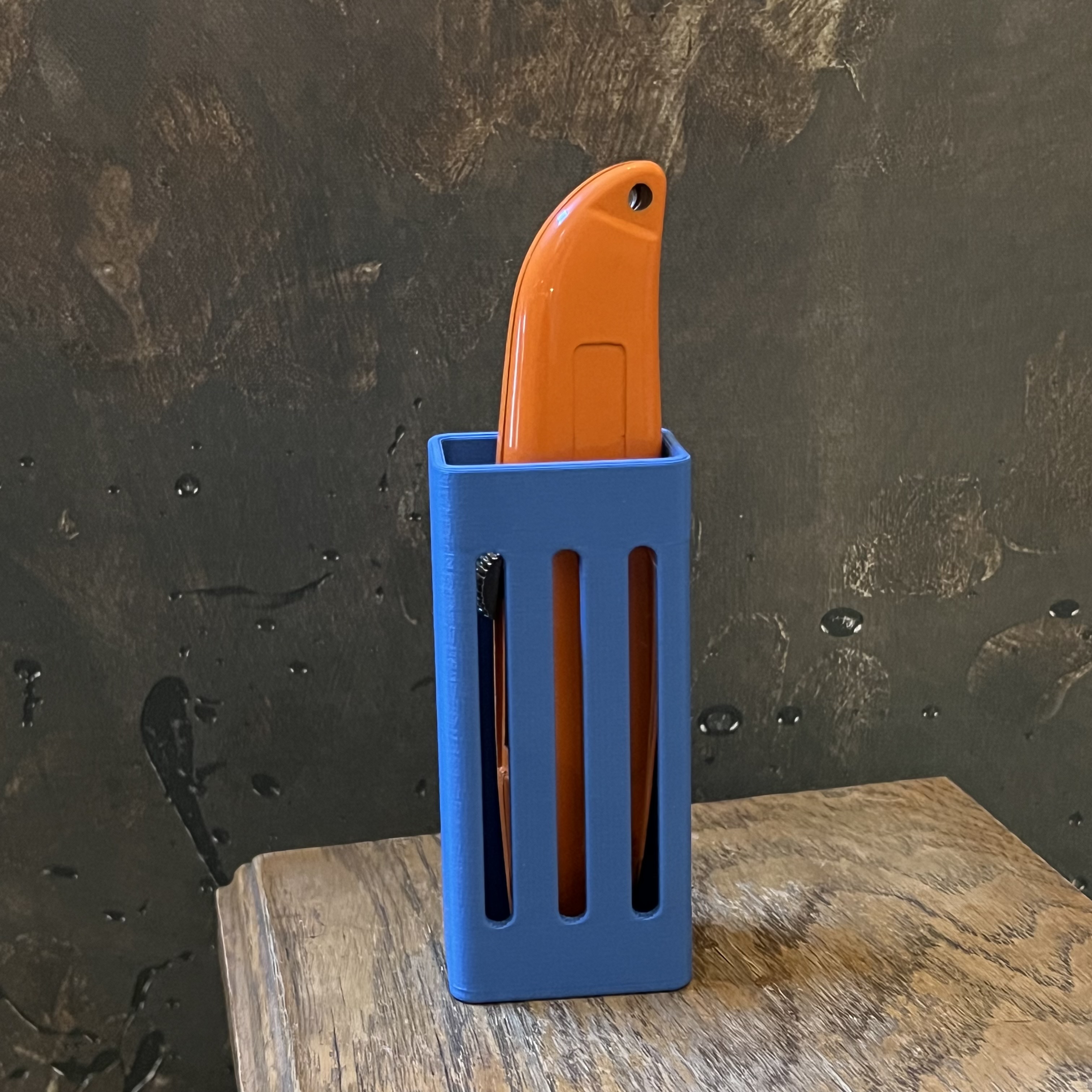 Utility Knife Holder by mscalora Download free STL model