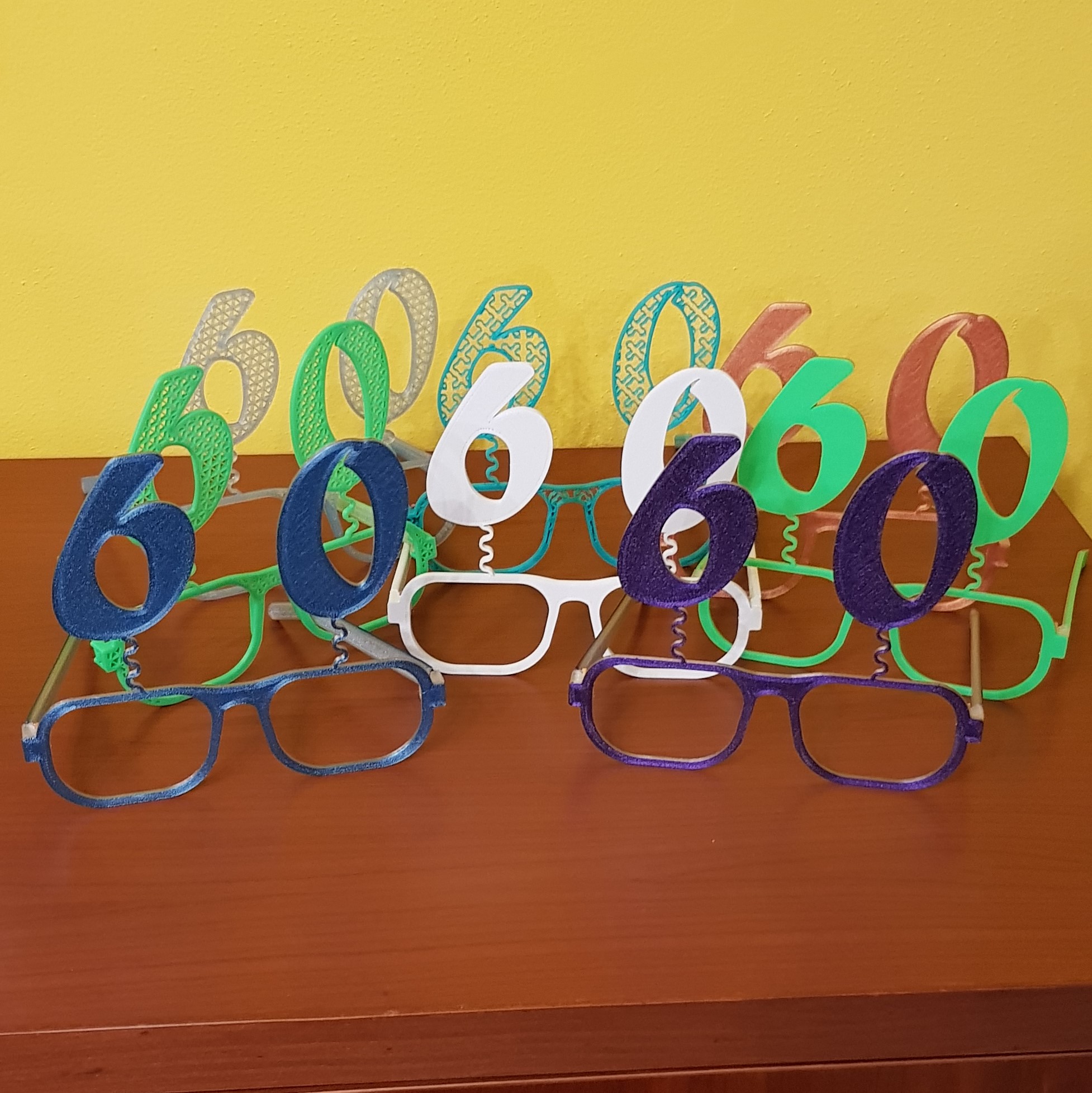 60 Years Happy Birthday Bobbleheands Glasses - Occhiali a molla