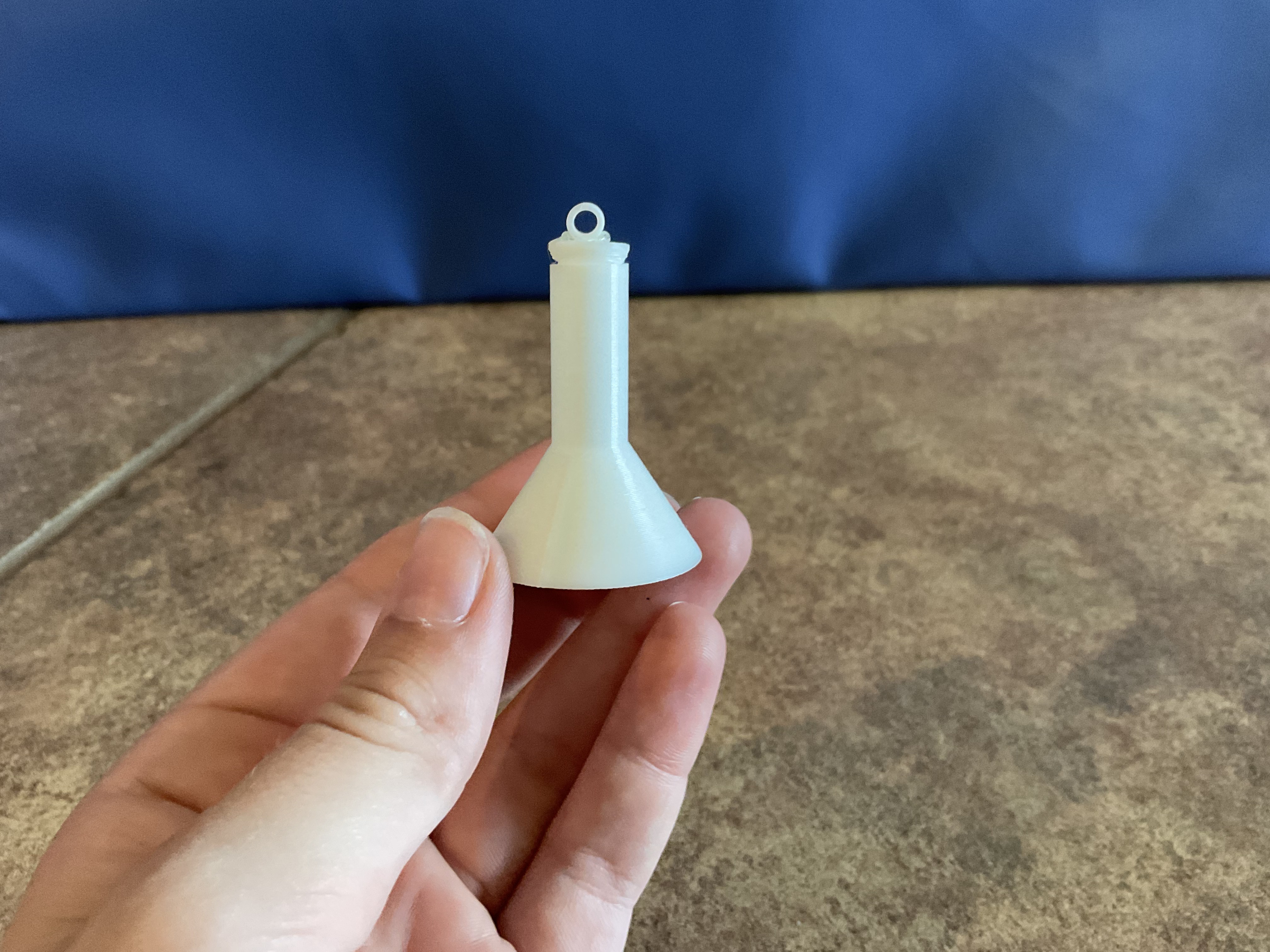 Beaker Keychain with Removable Lid