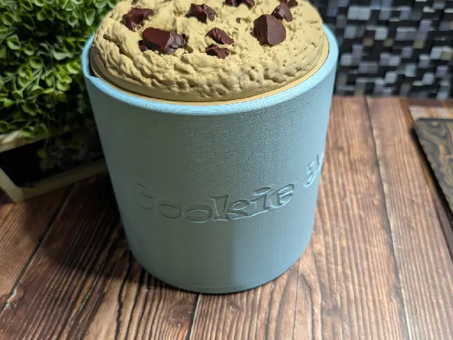 Cookie Jar with Chocolate Chip Lid