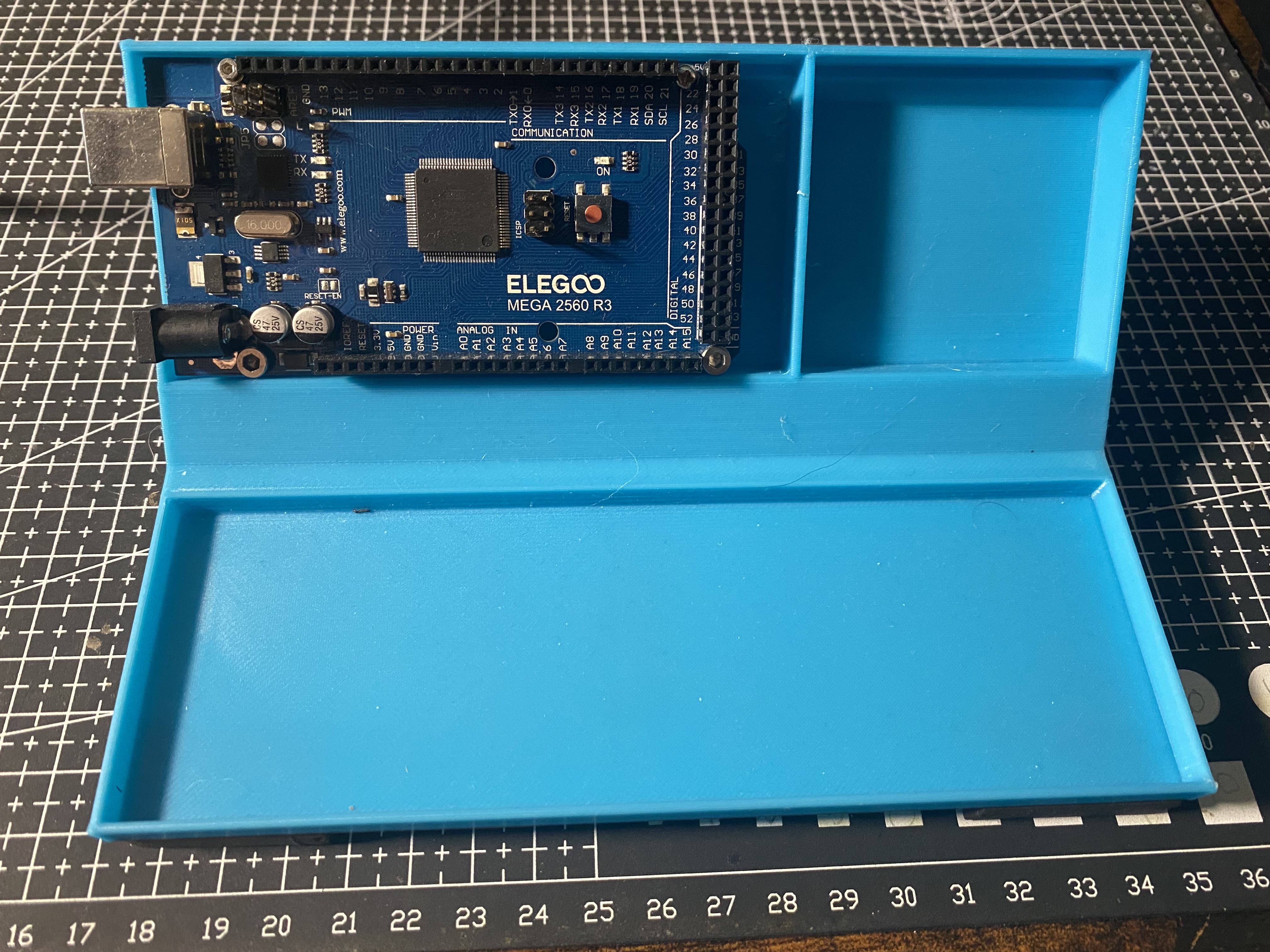 Elegoo Mega 2560 R3 workstation (Arduino)