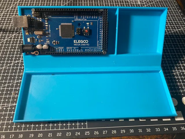 Elegoo Mega 2560 R3 workstation (Arduino)