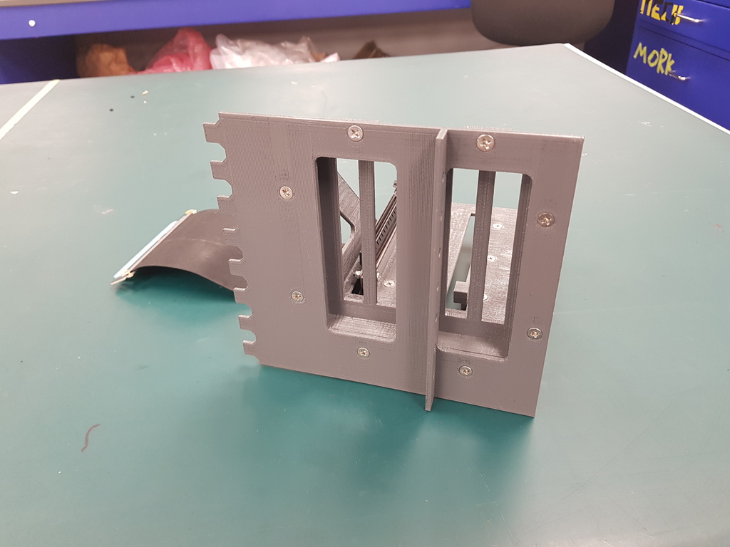 Miniatura 3 do modelo 3D GPU Vertical Mount - SLI