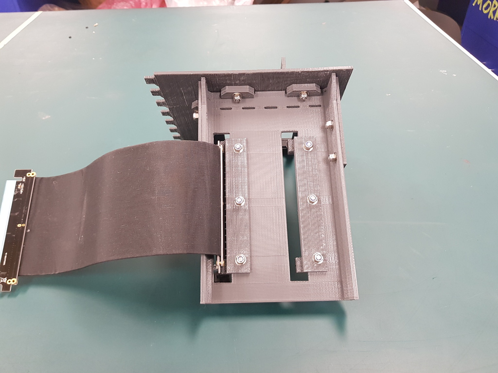 Miniatura 5 do modelo 3D GPU Vertical Mount - SLI