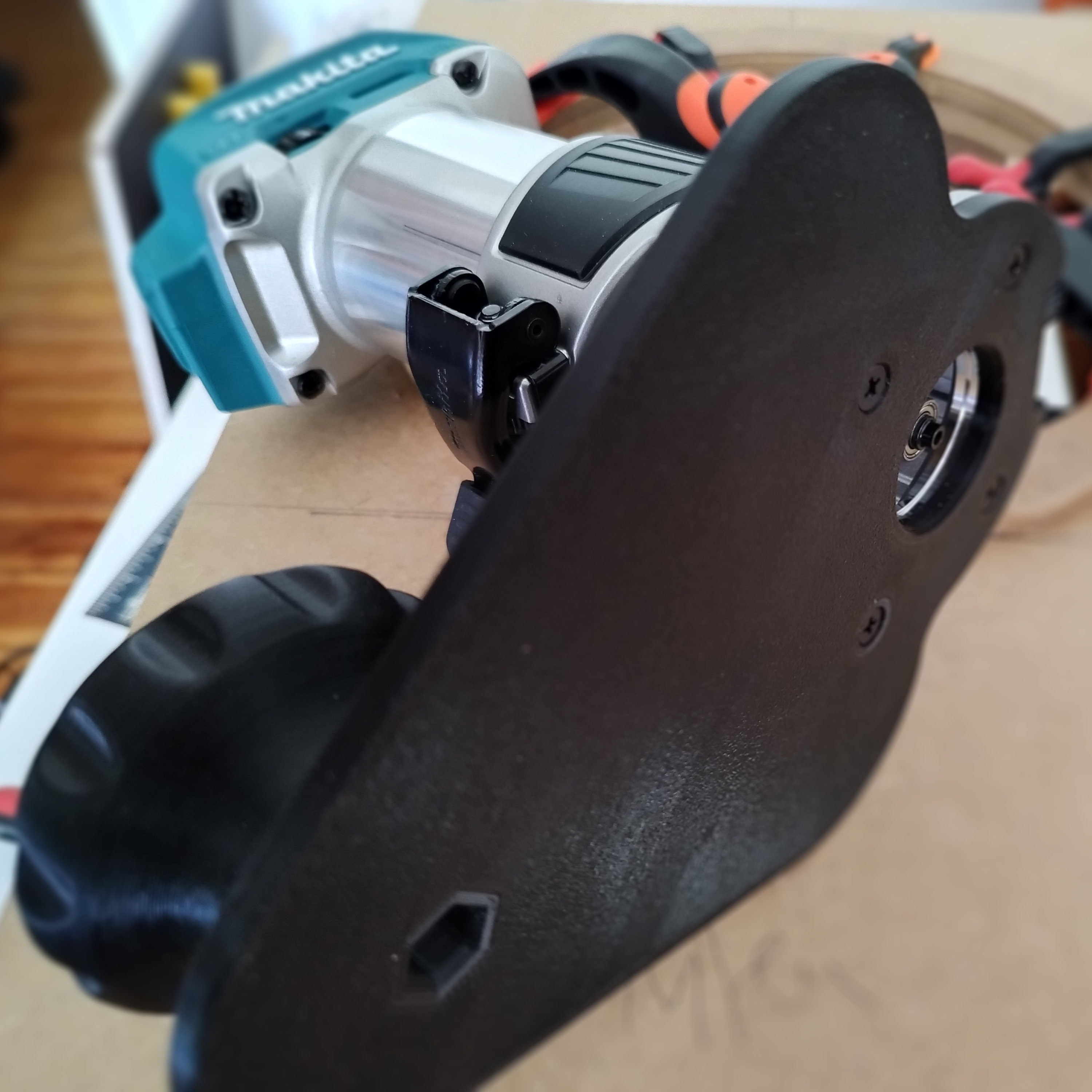 large baseplate for Makita/Katsu routers by LucMeister Download free