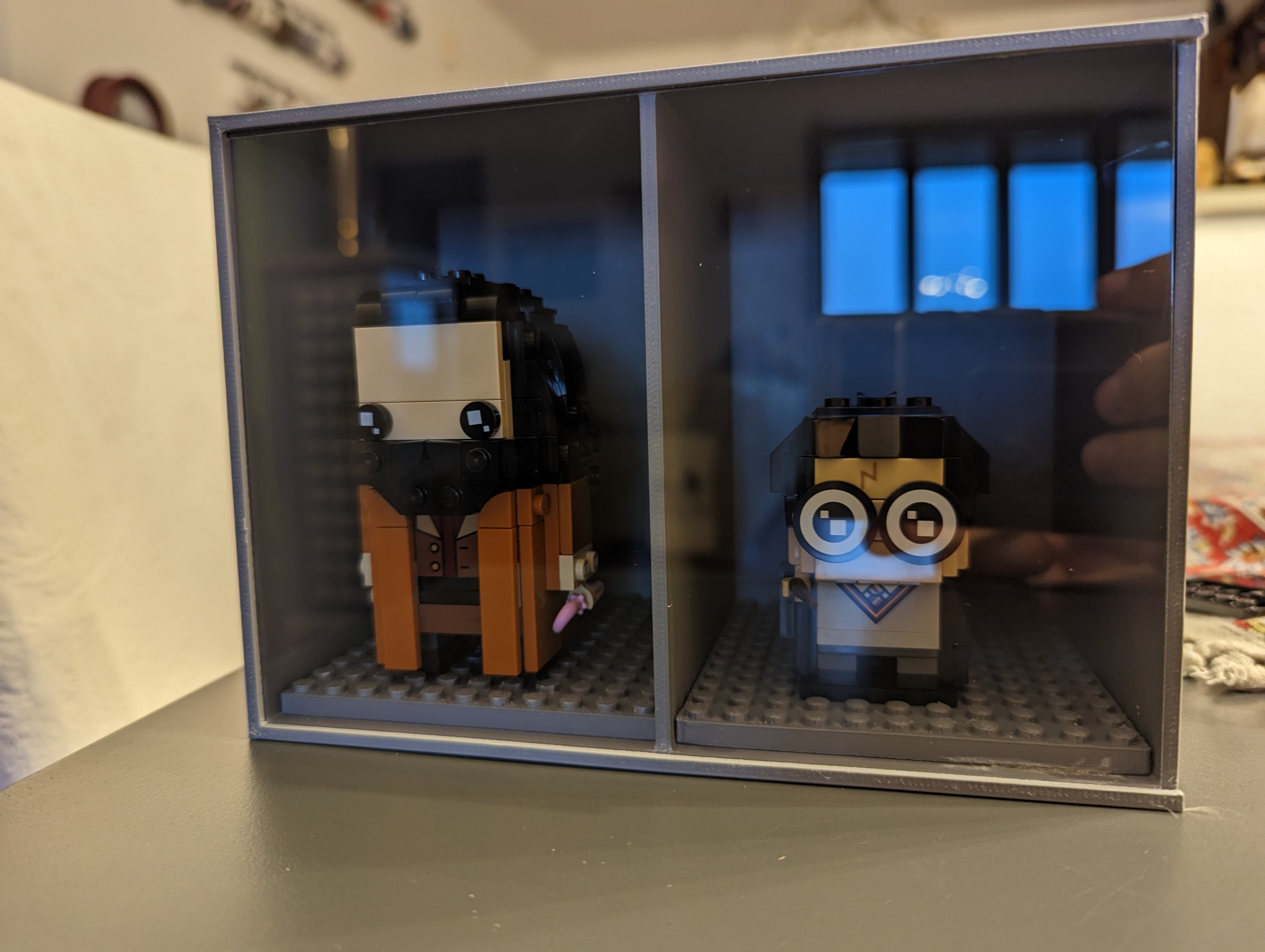 brickheadz lego holder with Plexiglass