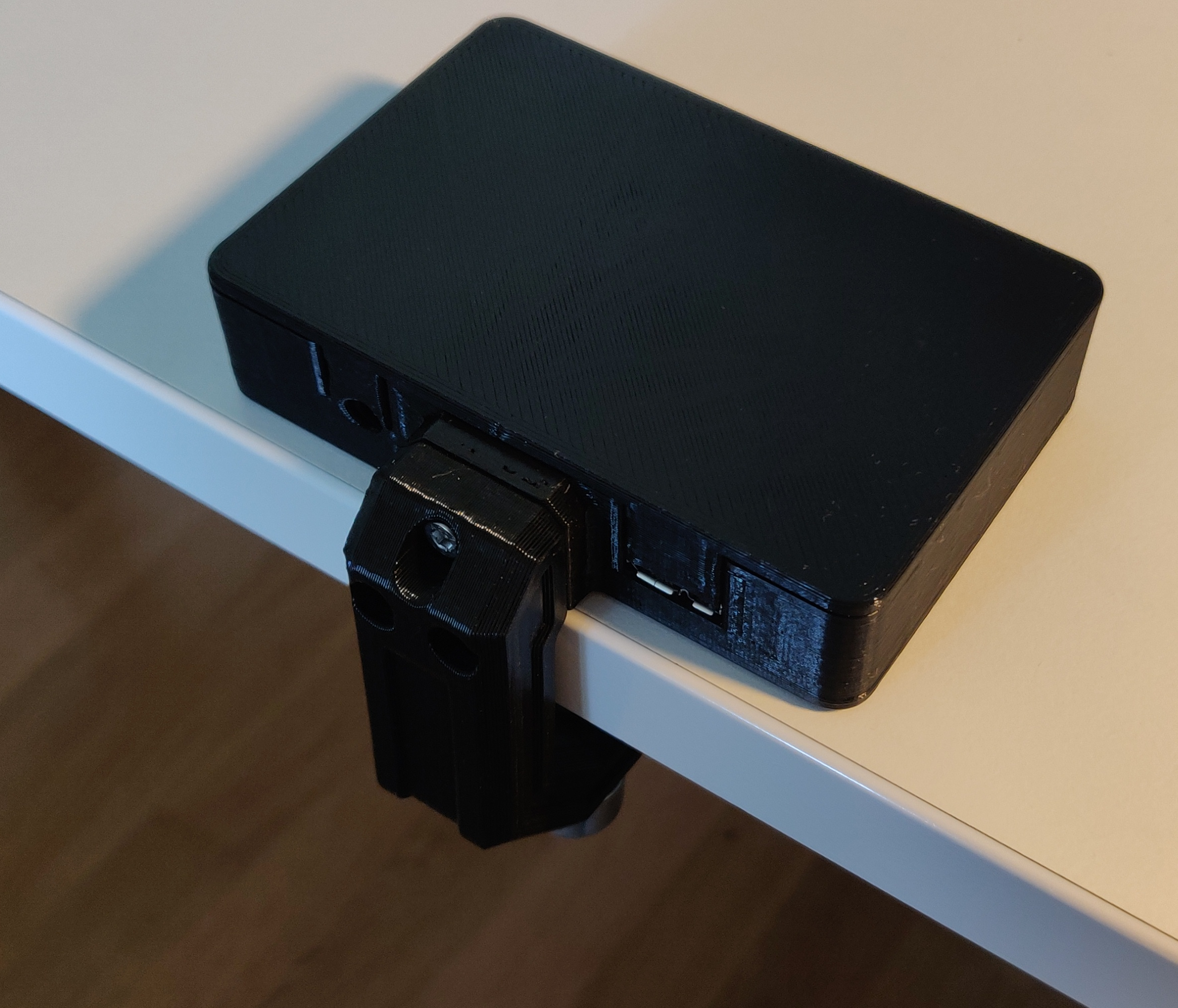 Table clamp mount for USB Hub D-Link DUB-1340