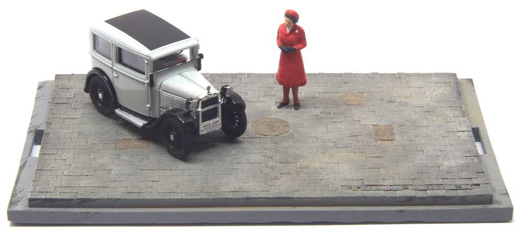 Street for Oxford Diecast display casing OO gauge
