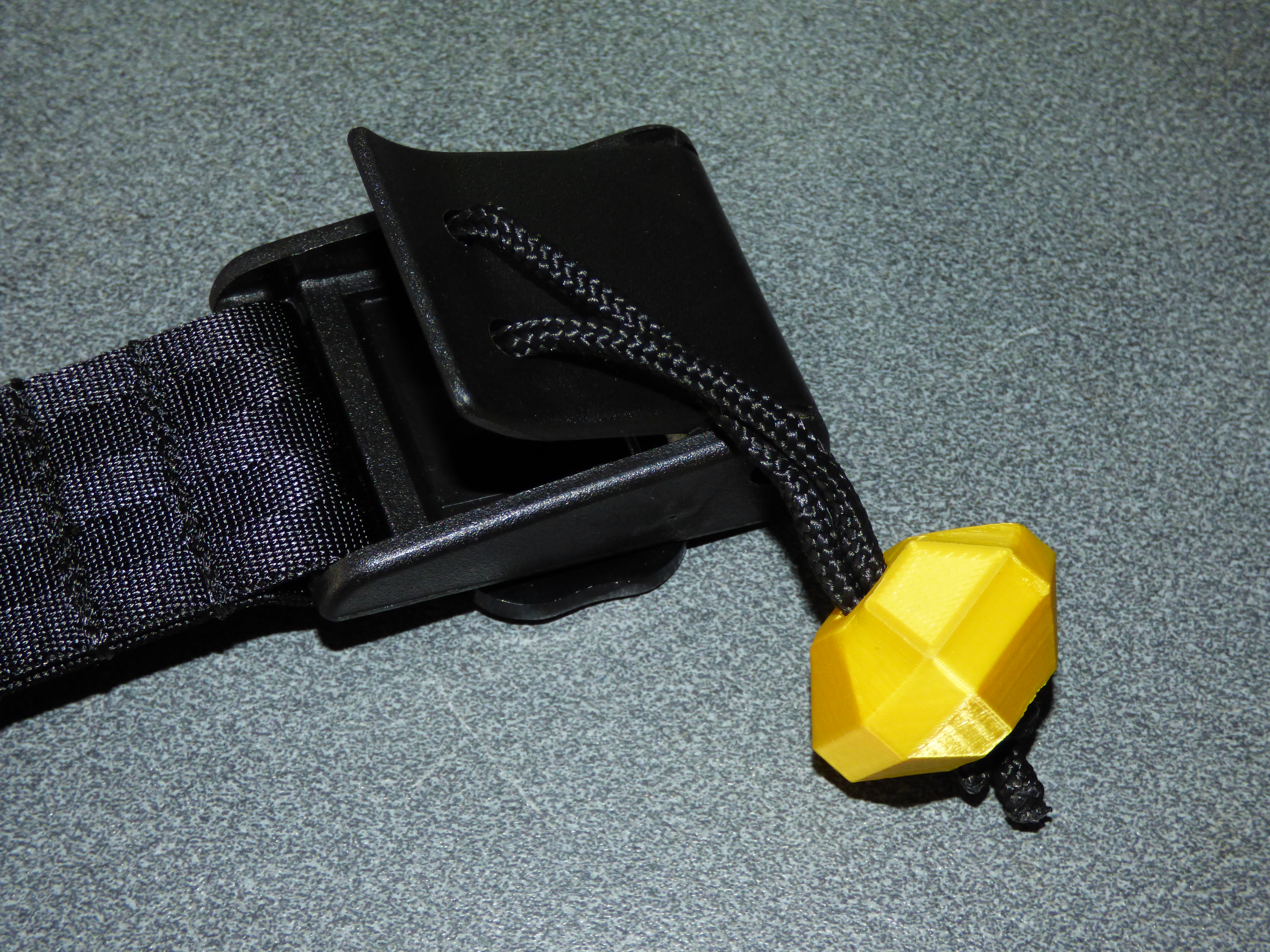 Toggle for quickrelease buckles for watersports and SCUBA