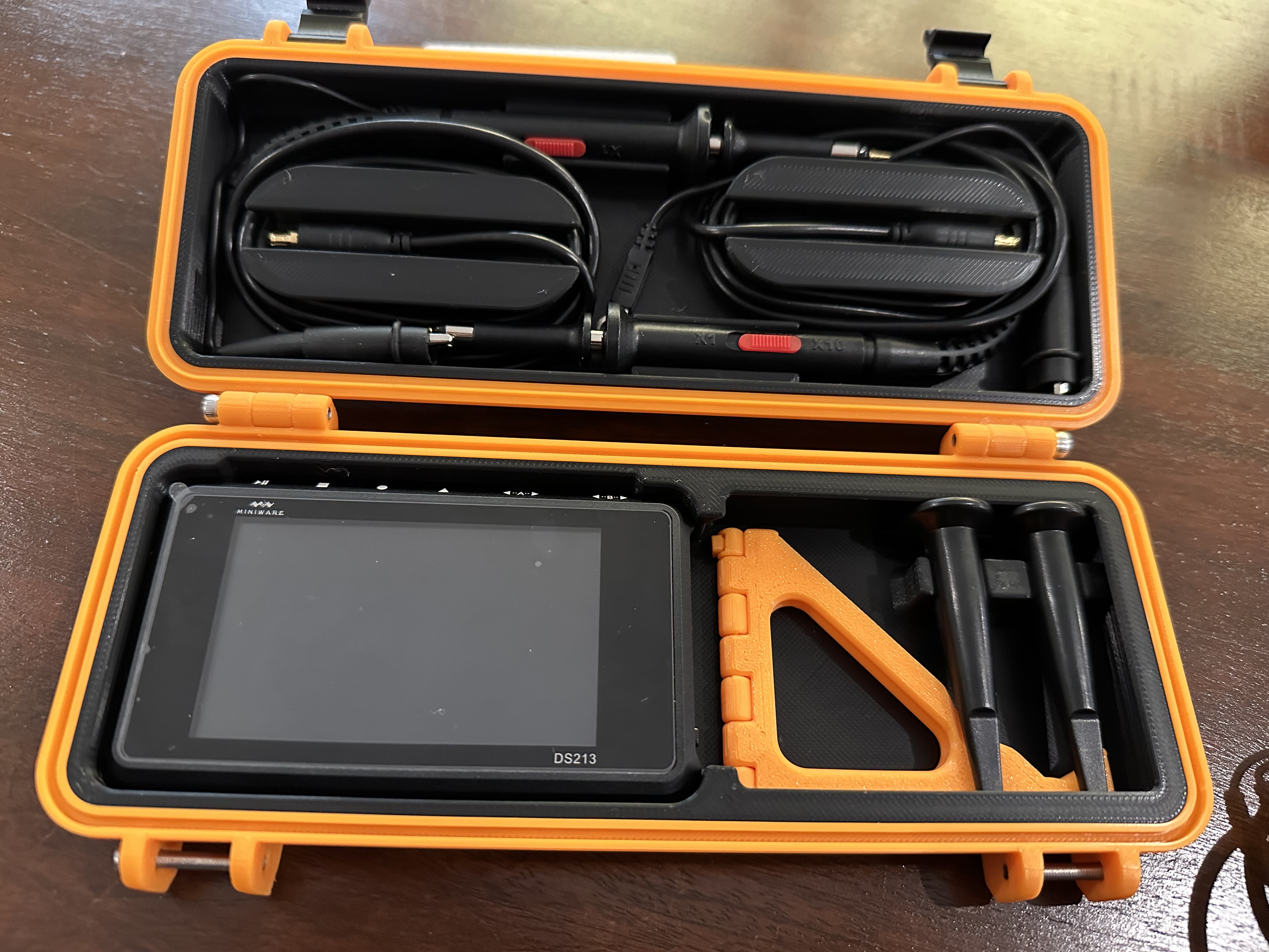 DS213 Oscilloscope Rugged Box (+ Stand)