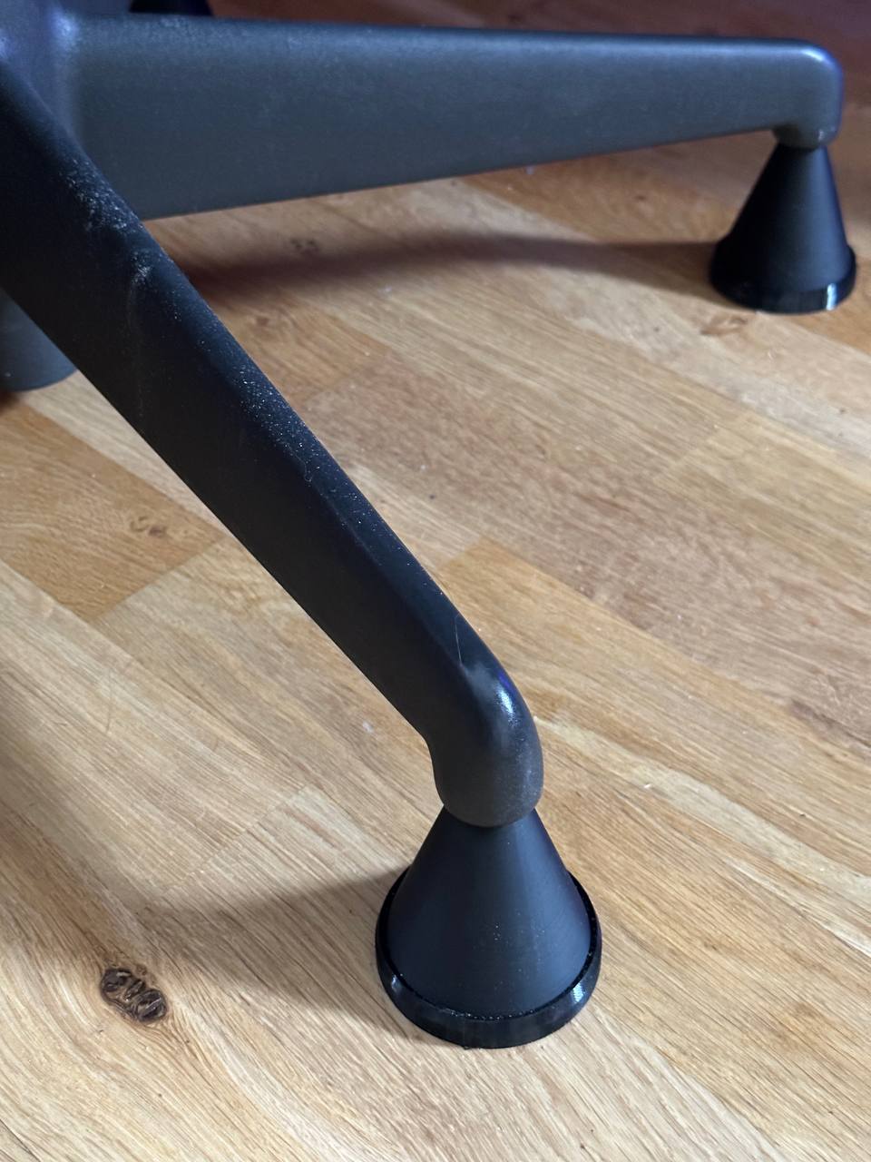 Herman Miller Mirra Wheel Delete