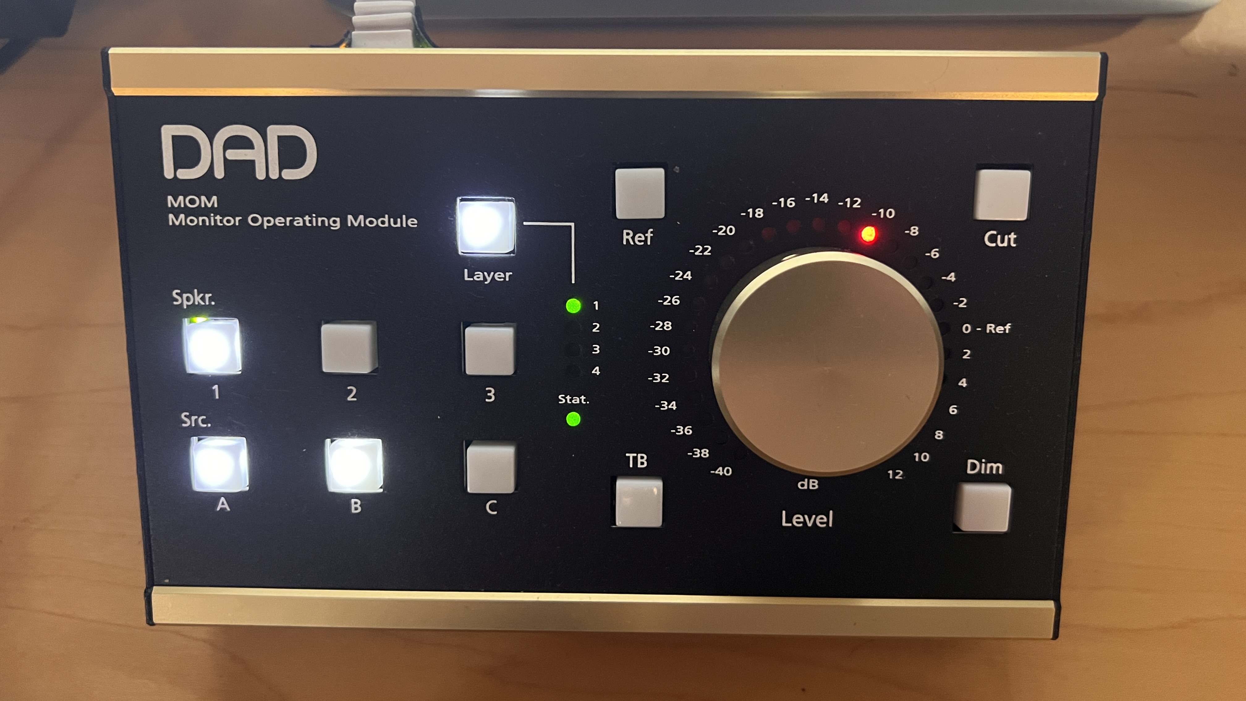 DAD Digital Audio Denmark MOM Monitor controller stand by ilver