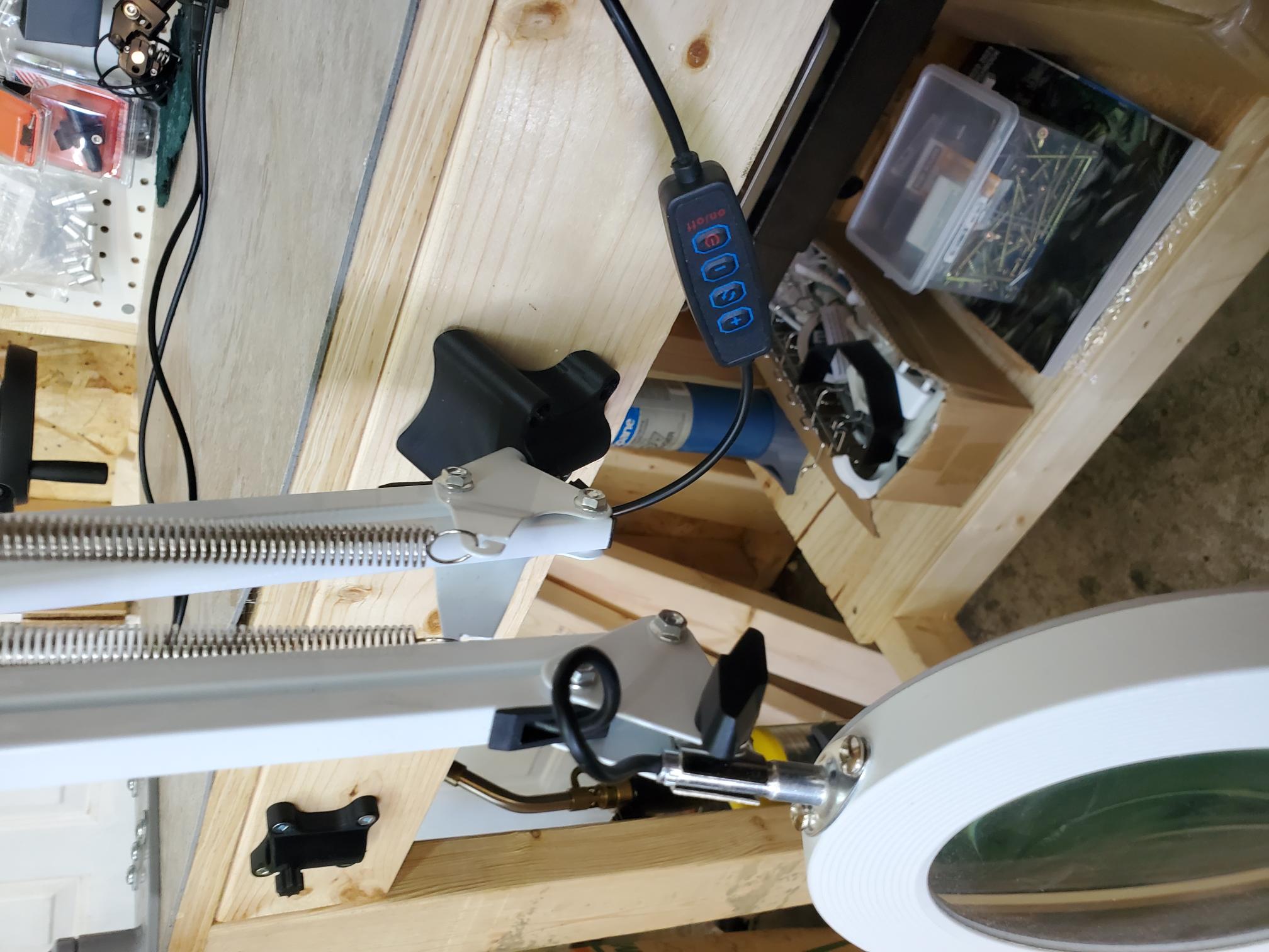 Miniatura 3 do modelo 3D Swing Arm Lamp Mount