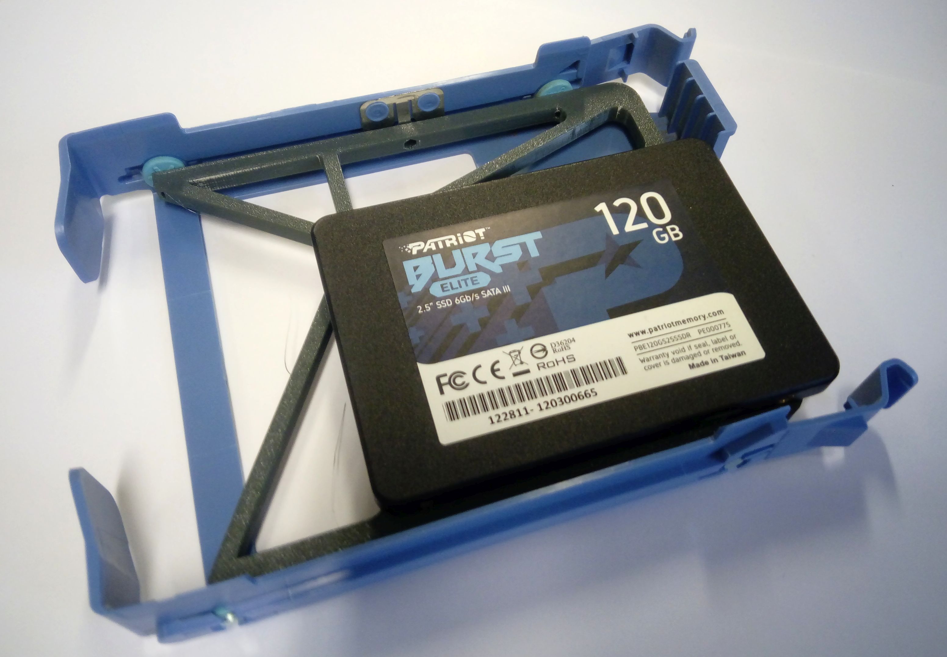 Rámeček (konverze) z 3.5" HDD na 2.5" SSD / HDD adapter