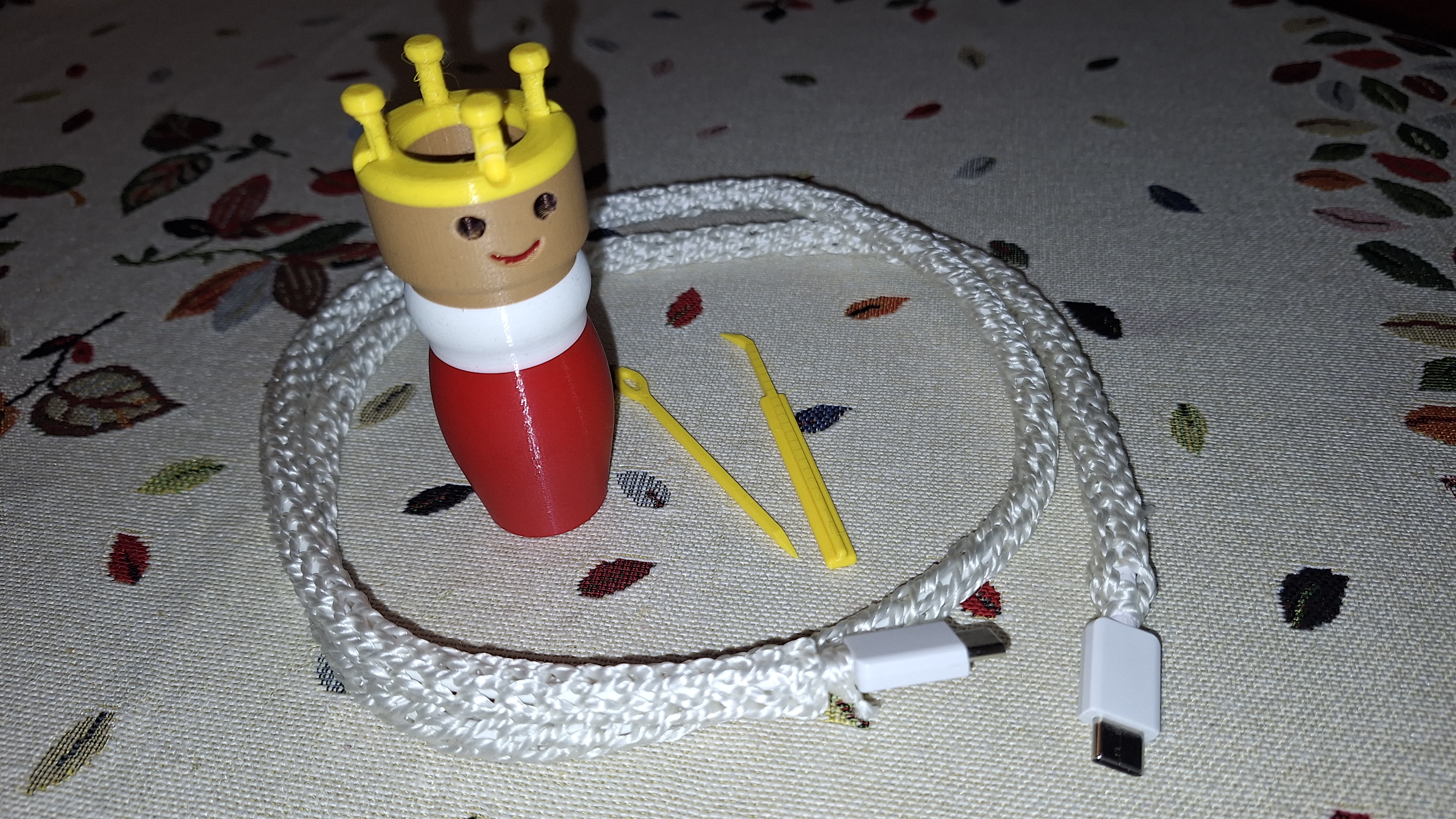 Pletaci panenka (knitting doll)