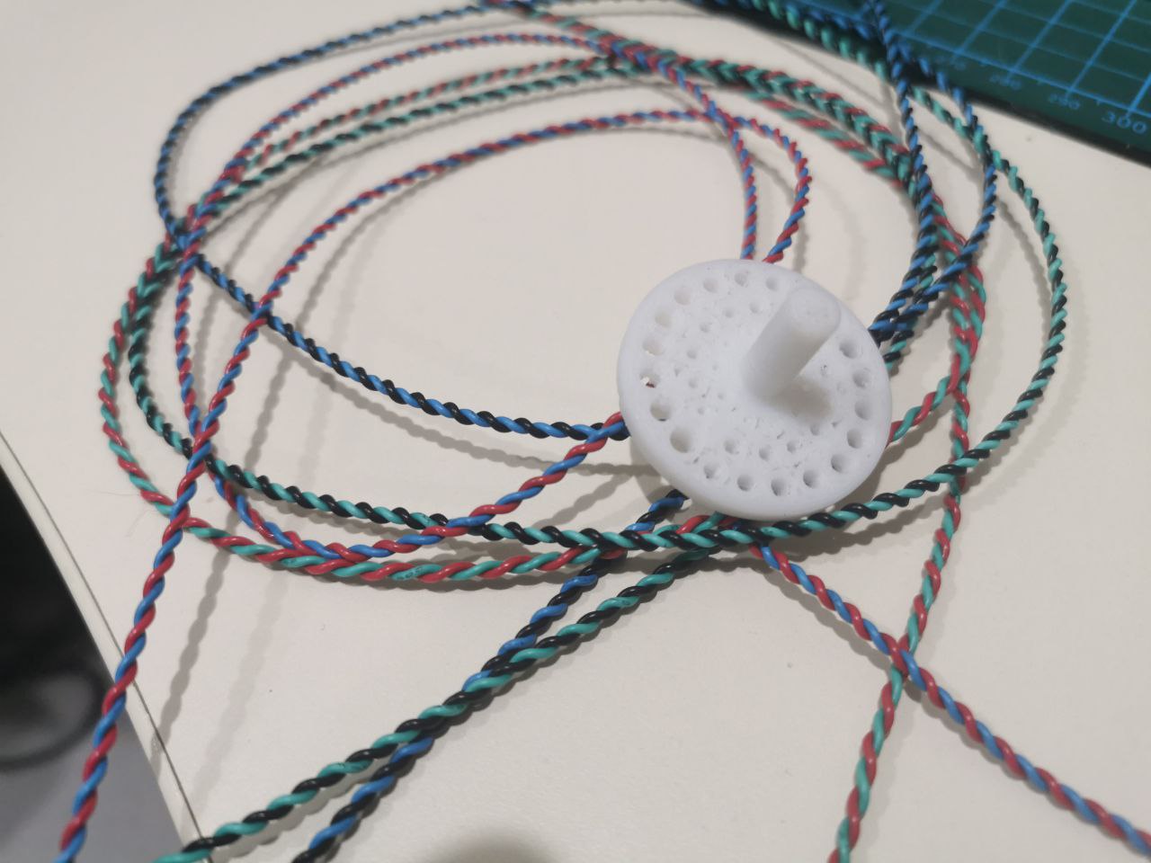Wire twister