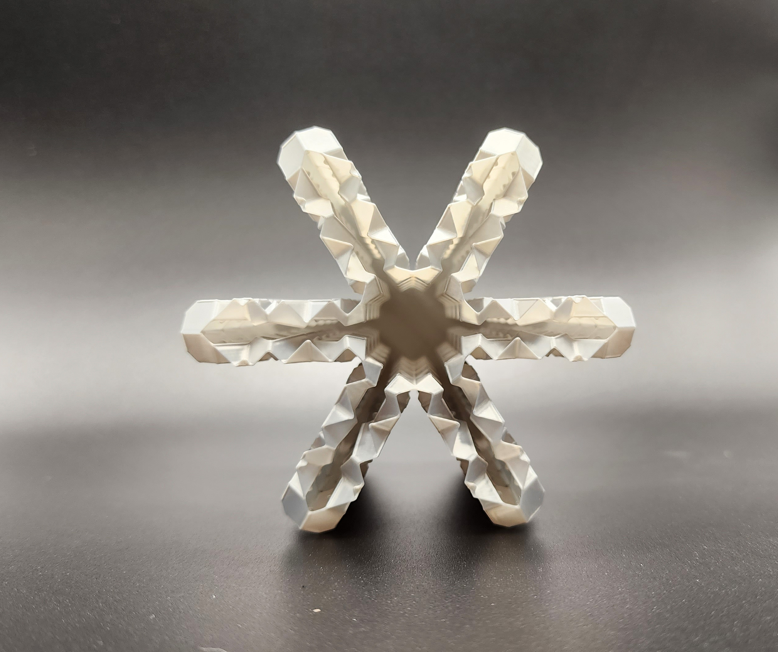 4,000 Facet Snowflake Spiral Vase by Triple G Workshop | Download free ...