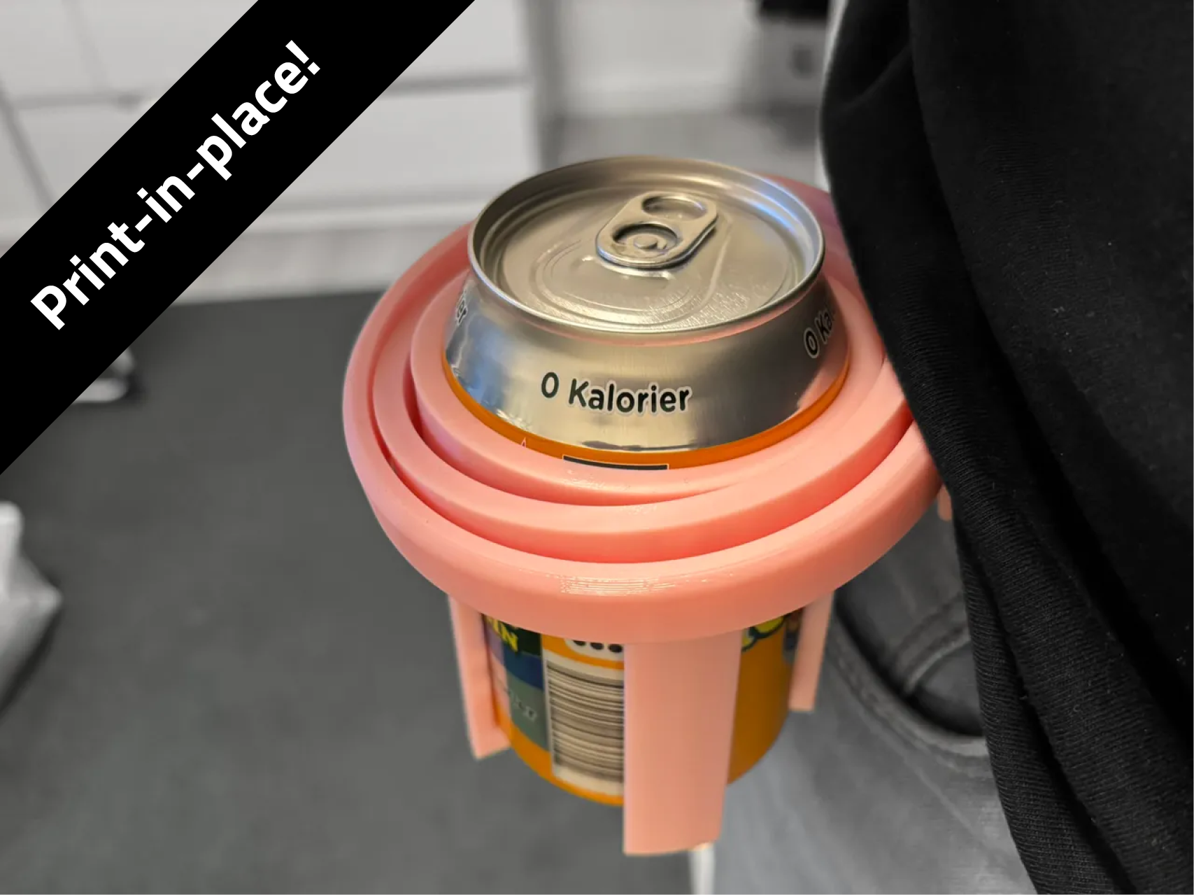 Gyroscopic Can Holder