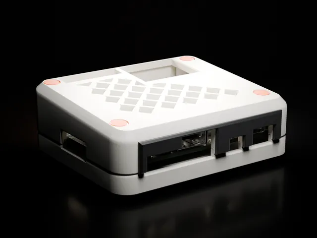 LINK // Modular Case & Mounting System for Coralboard