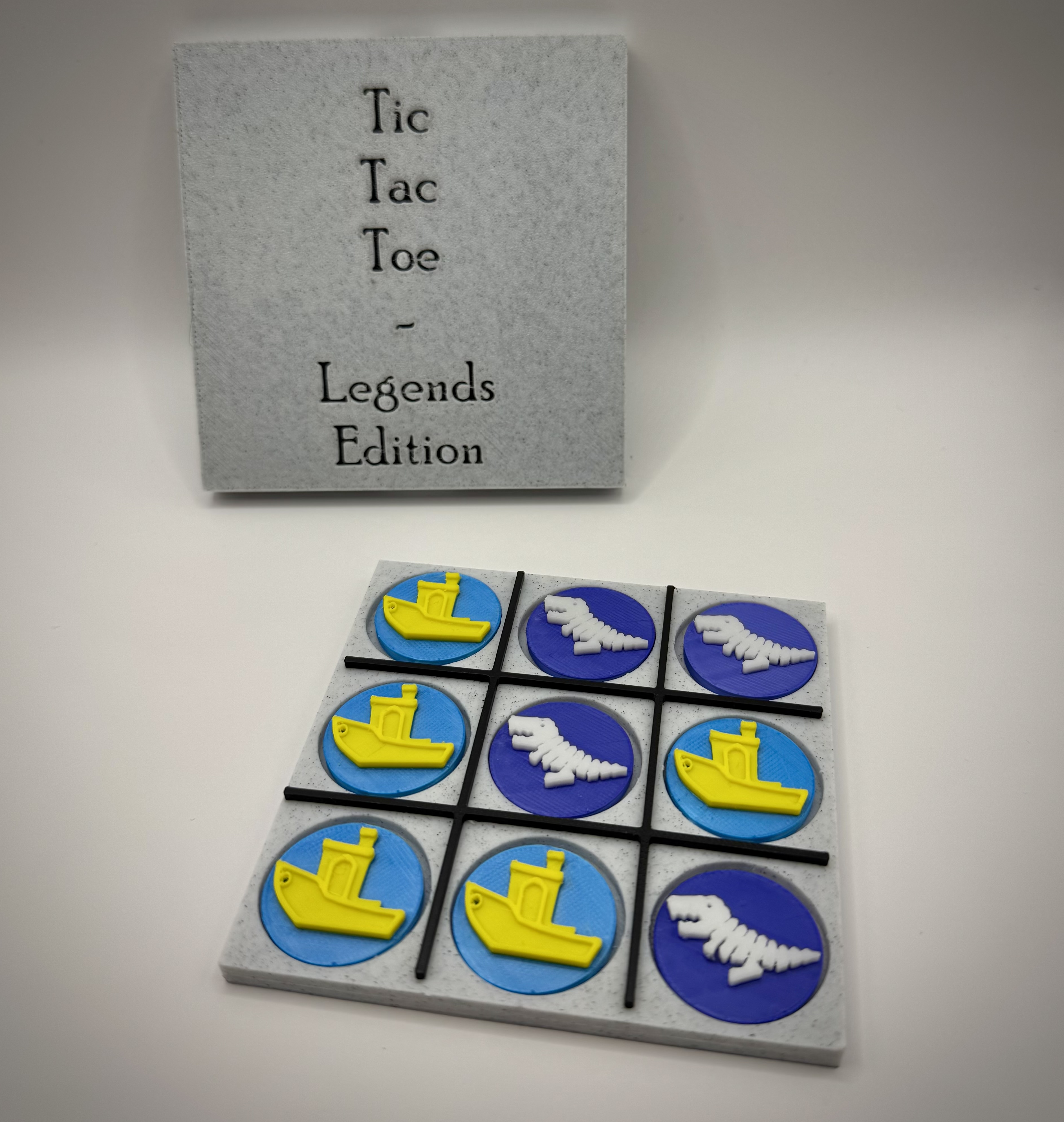 Benchy Vs Flexi Rex - Tic Tac Toe - Legends Edition