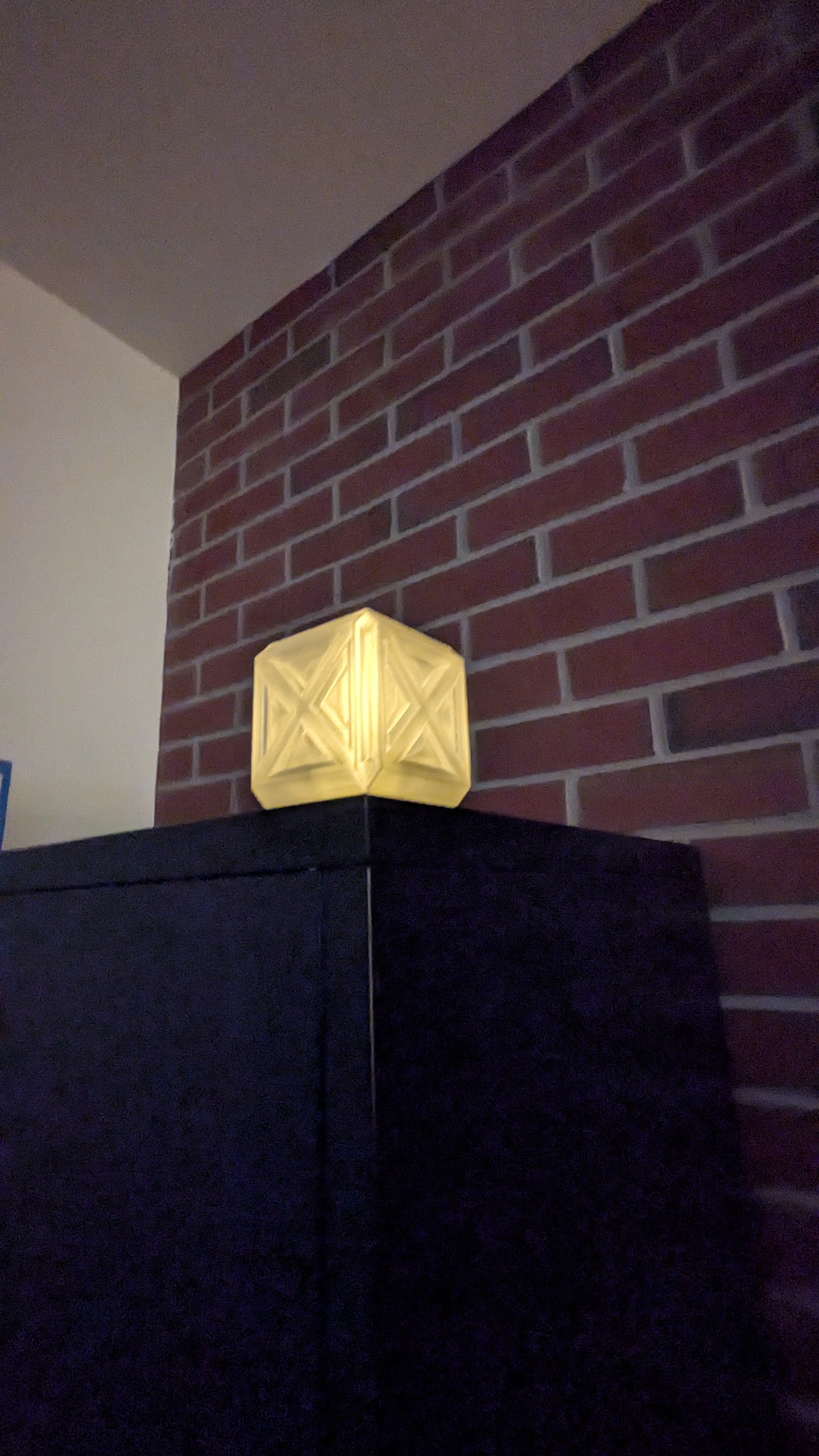 FACETED CRYSTAL LAMP