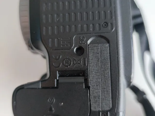 Nikon D7200 battery grip connection cover