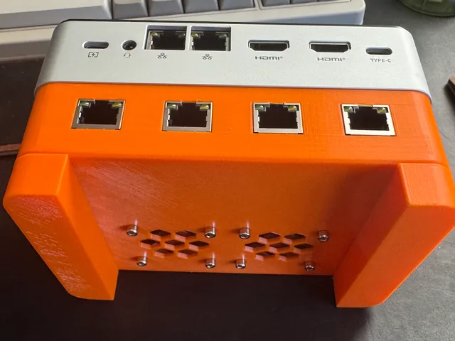 GMKtec NucBox G9 4x NVMe NIC