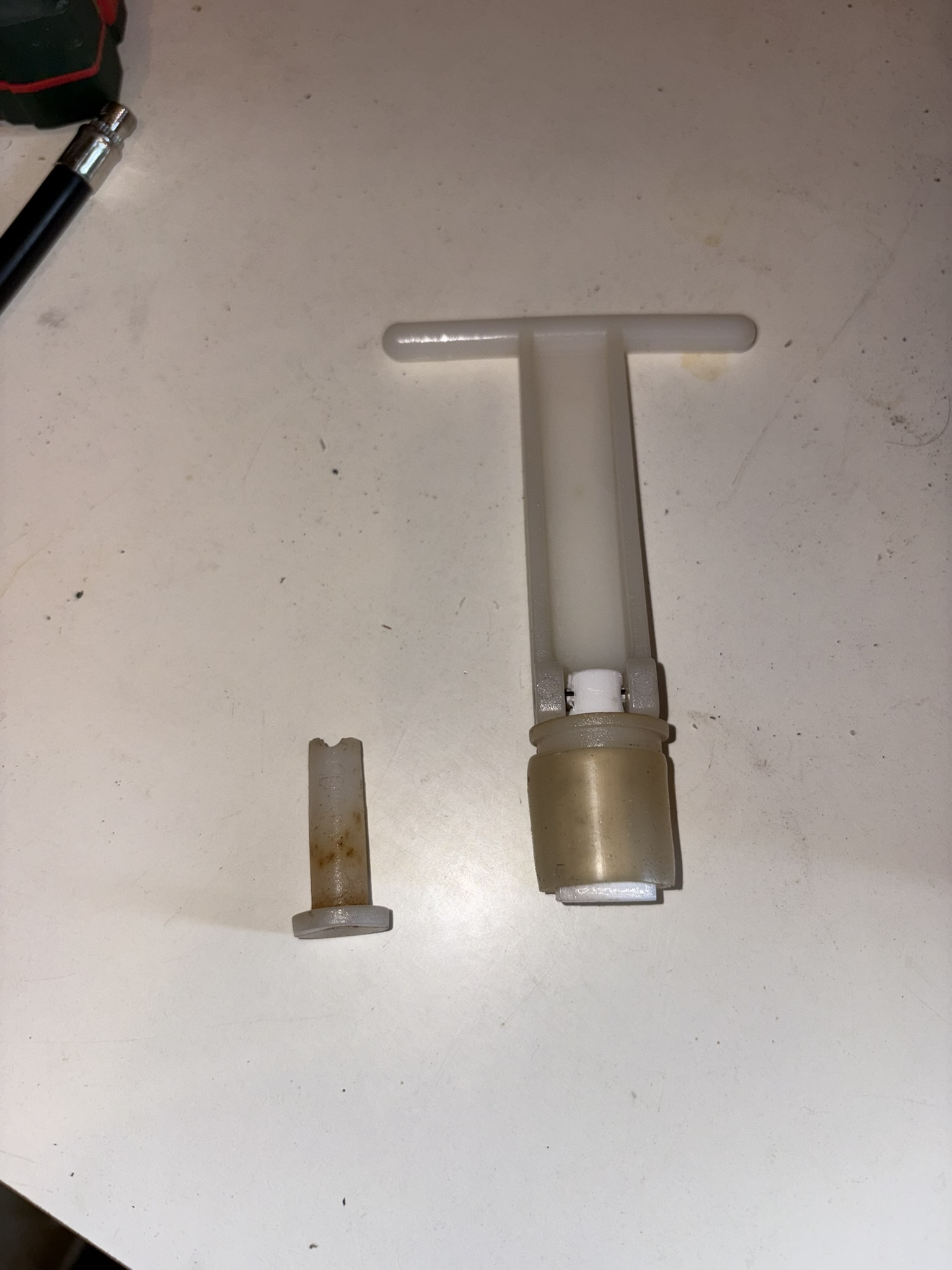Cylinder for water tank plug
