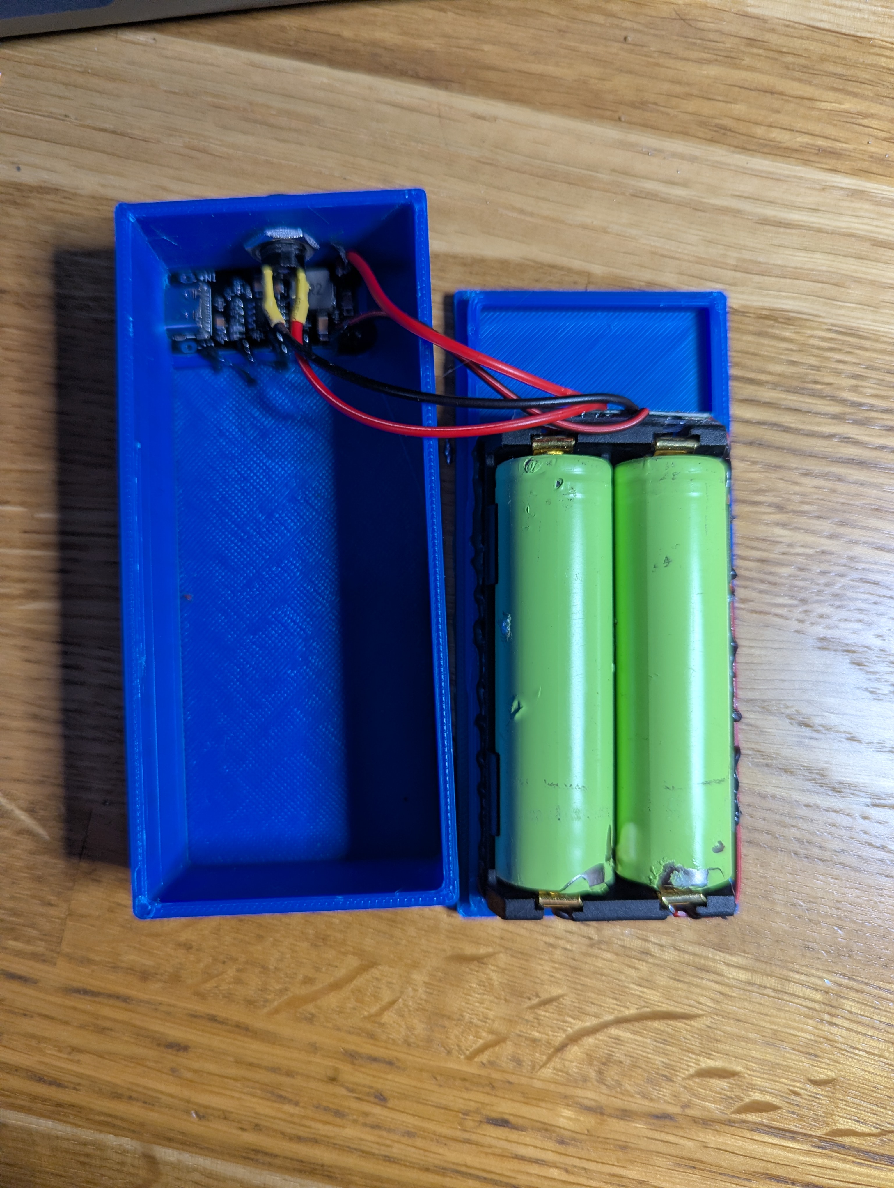 18650 battery case for 2 batteries (1s2p)