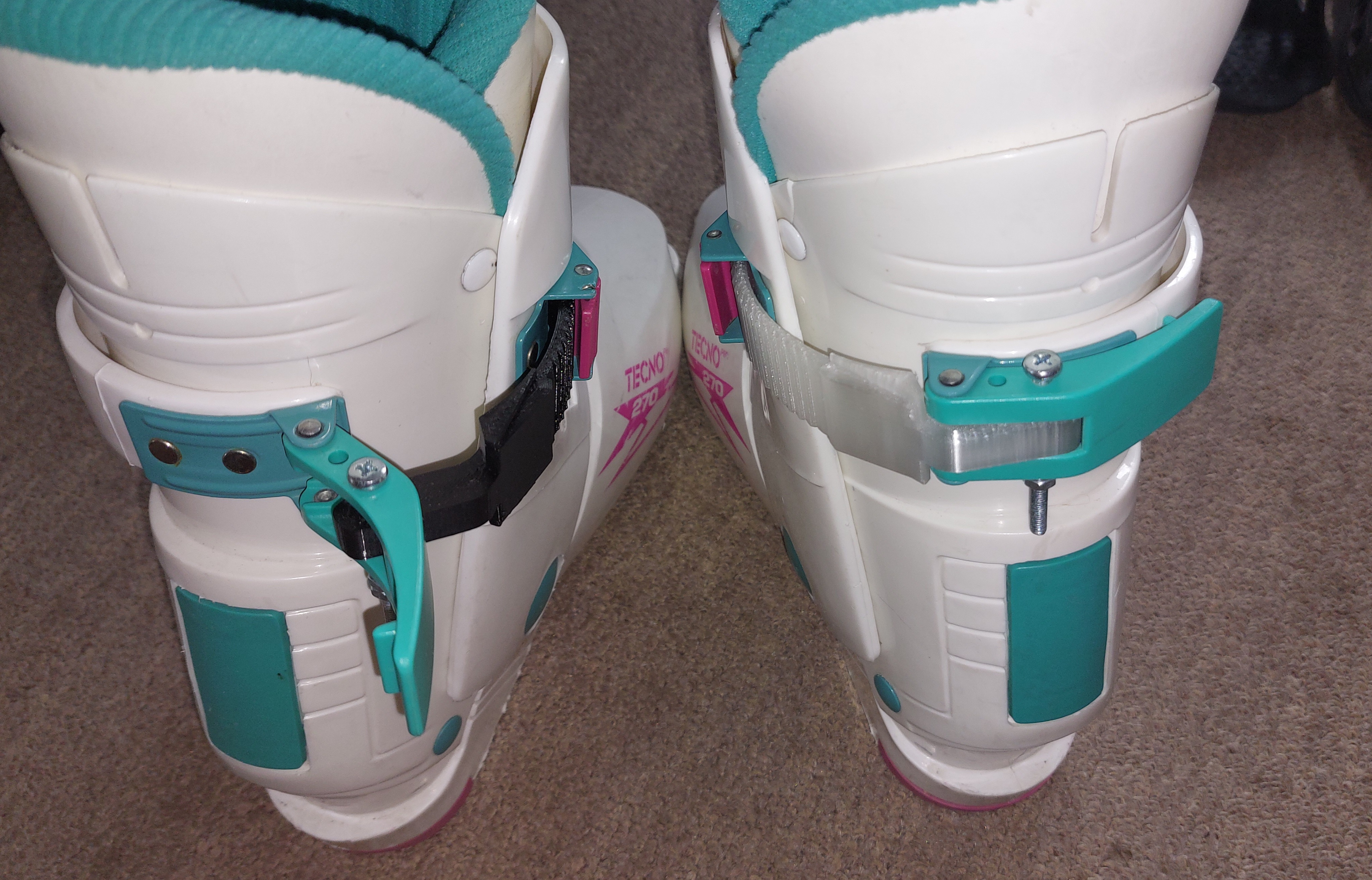 Ski boots replacment clip