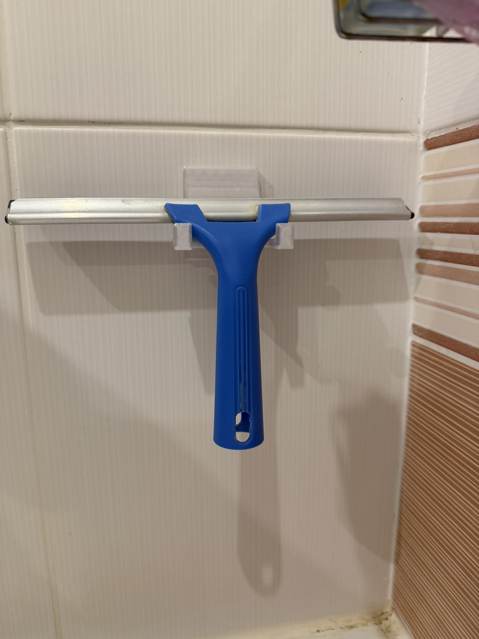 Miniatura 3 do modelo 3D Window Squeegee Holder