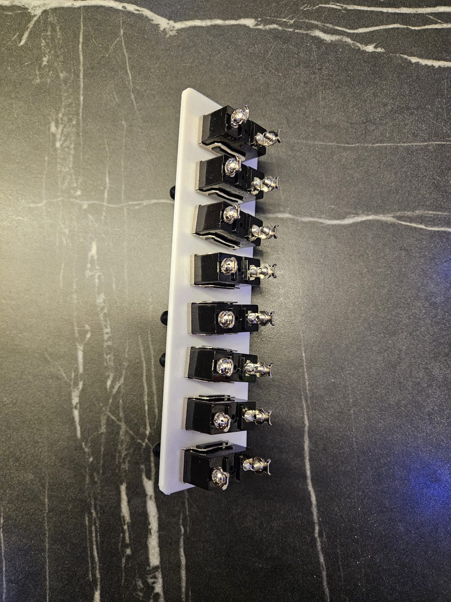 Miniatura 2 do modelo 3D Toggle Switches Panel Parametric