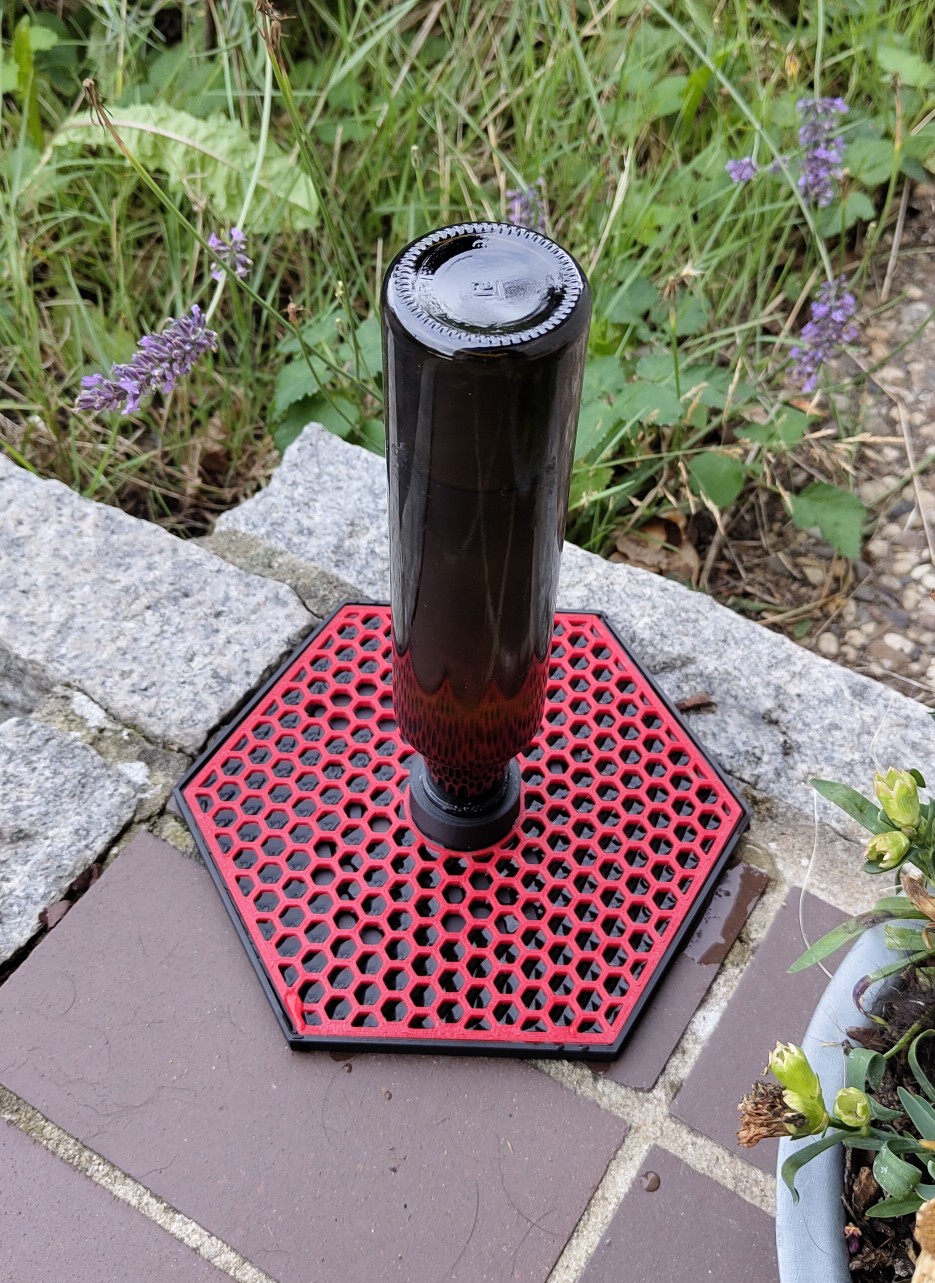 Bee Feeder for M30x3.5 threads 3D model thumbnail