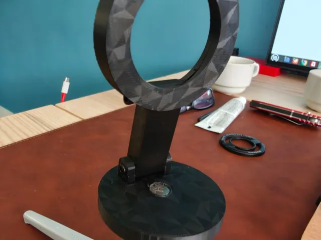 Foldable Smartphone Magsafe tripod support