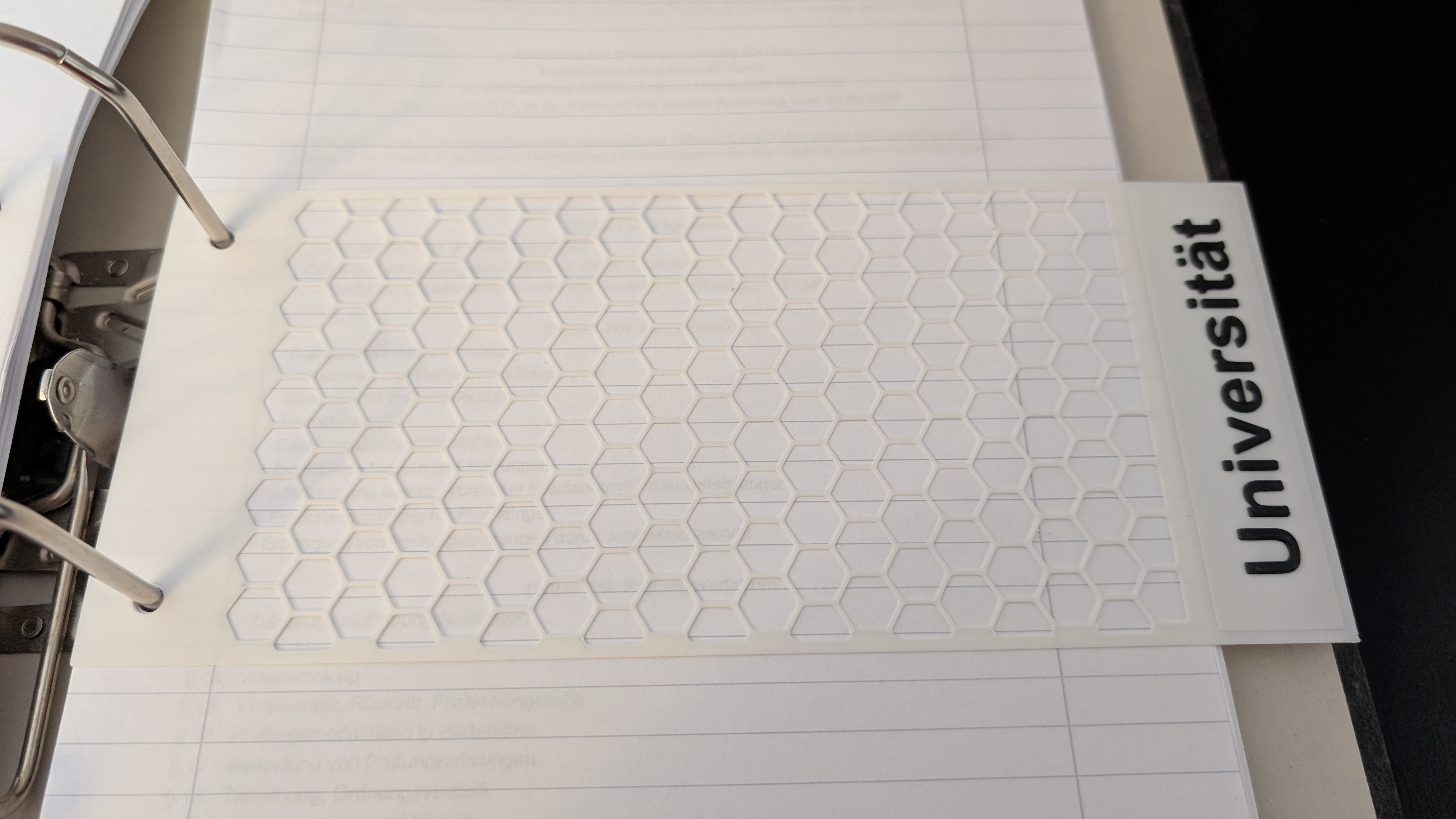 Miniatura 3 do modelo 3D Binder Sheet Divider  | Hex Patterned | Custom Nameplate