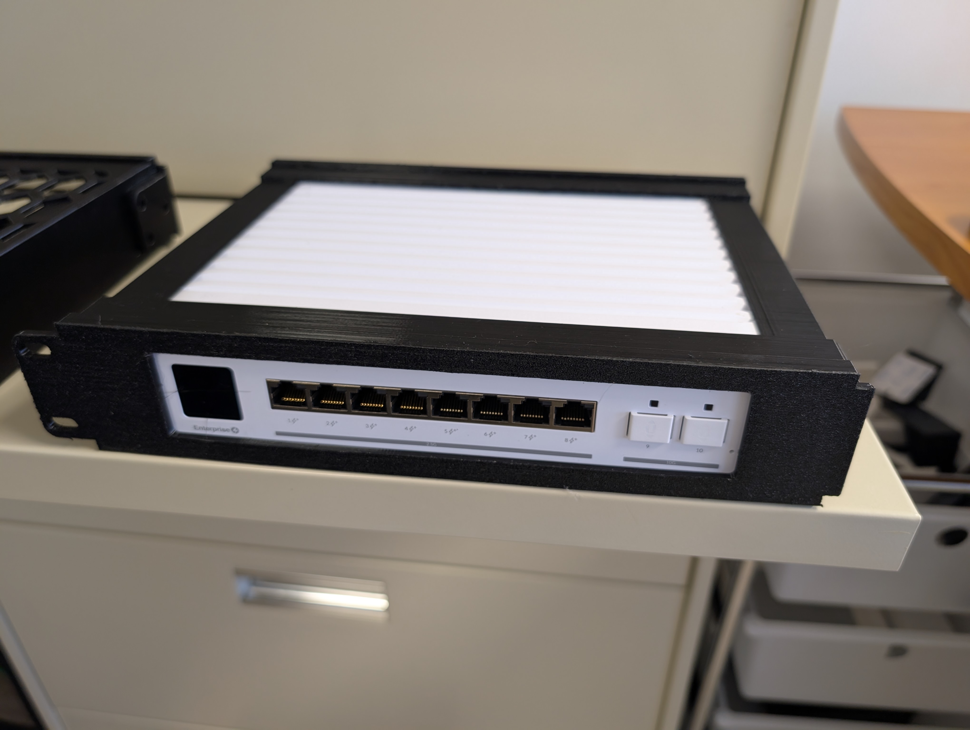 Ubiquiti Unifi Enterprise 8 PoE Modular Rack Mount