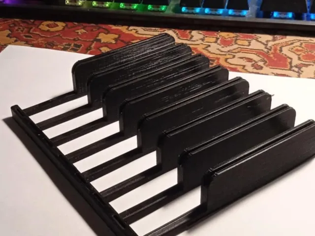 PCIe card holder