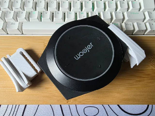 Woojer Strap 3 belt clip