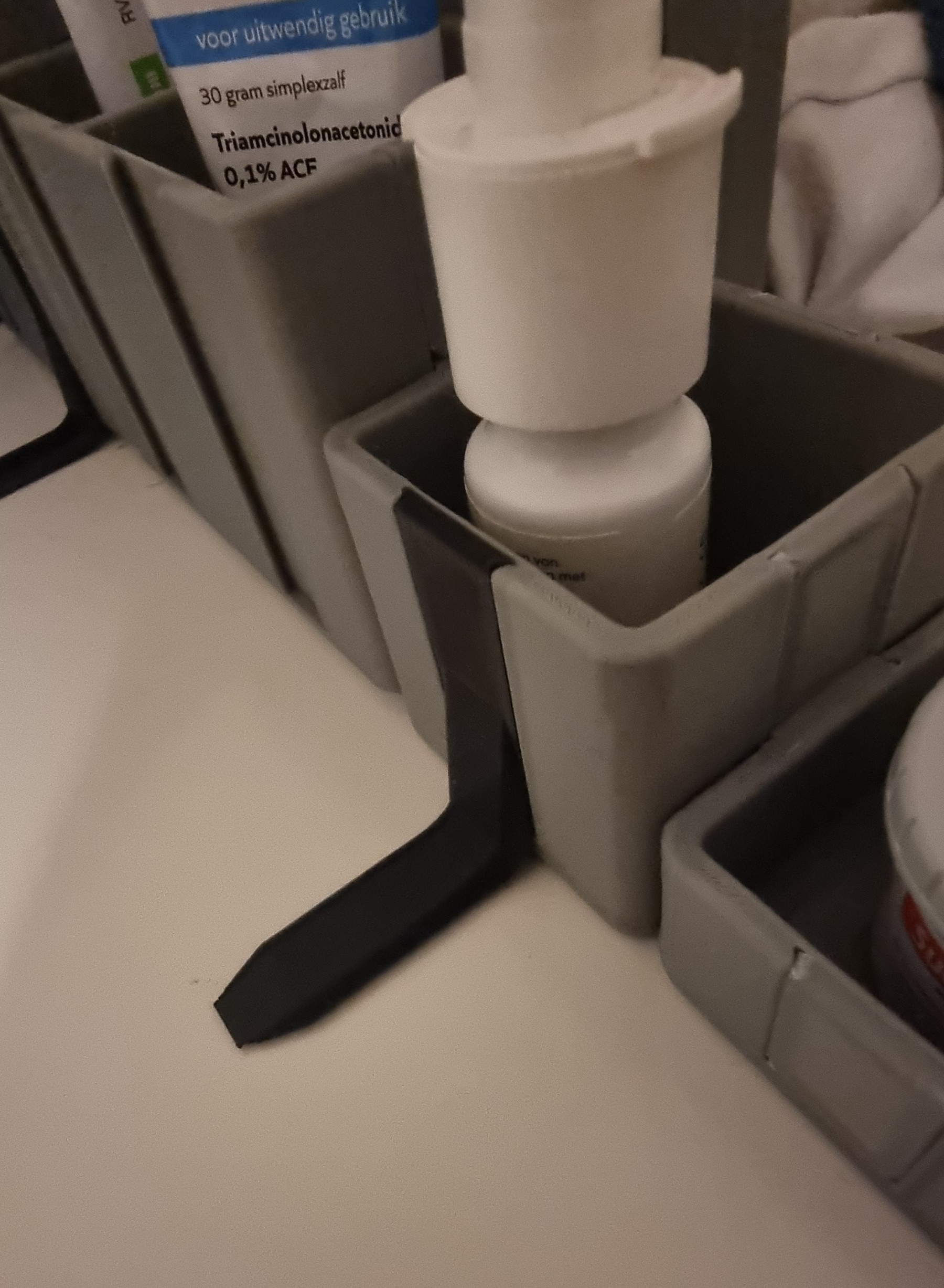 Catch-All Trays / Desk Organiser Leg for support / stability