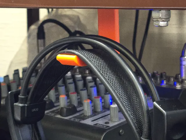 Underdesk Headphones Hook