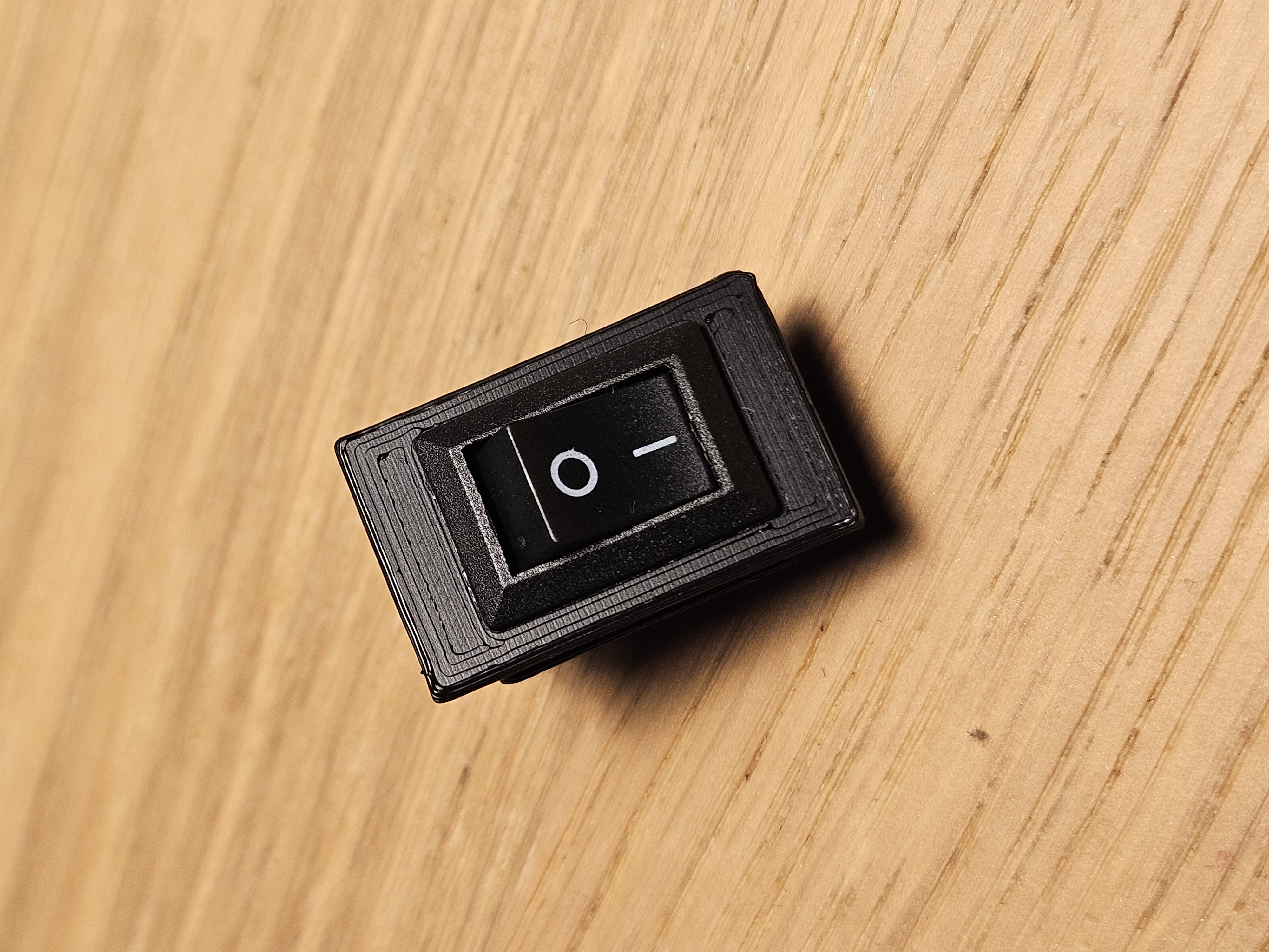 Flick switch adapter for Lightbar with Filament Guide by Nils Kal
