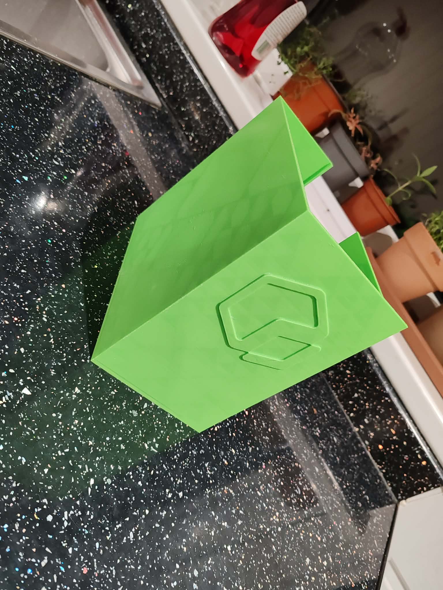 Qidi Q2 filament purge bin easy and discreet