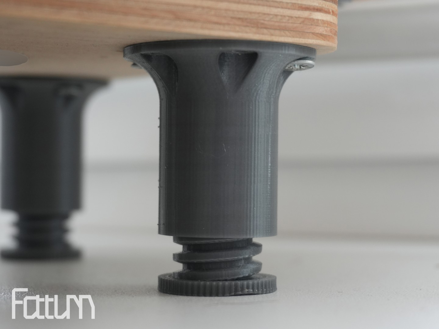 Adjustable furniture leg 43-71 mm with trapezoidal thread