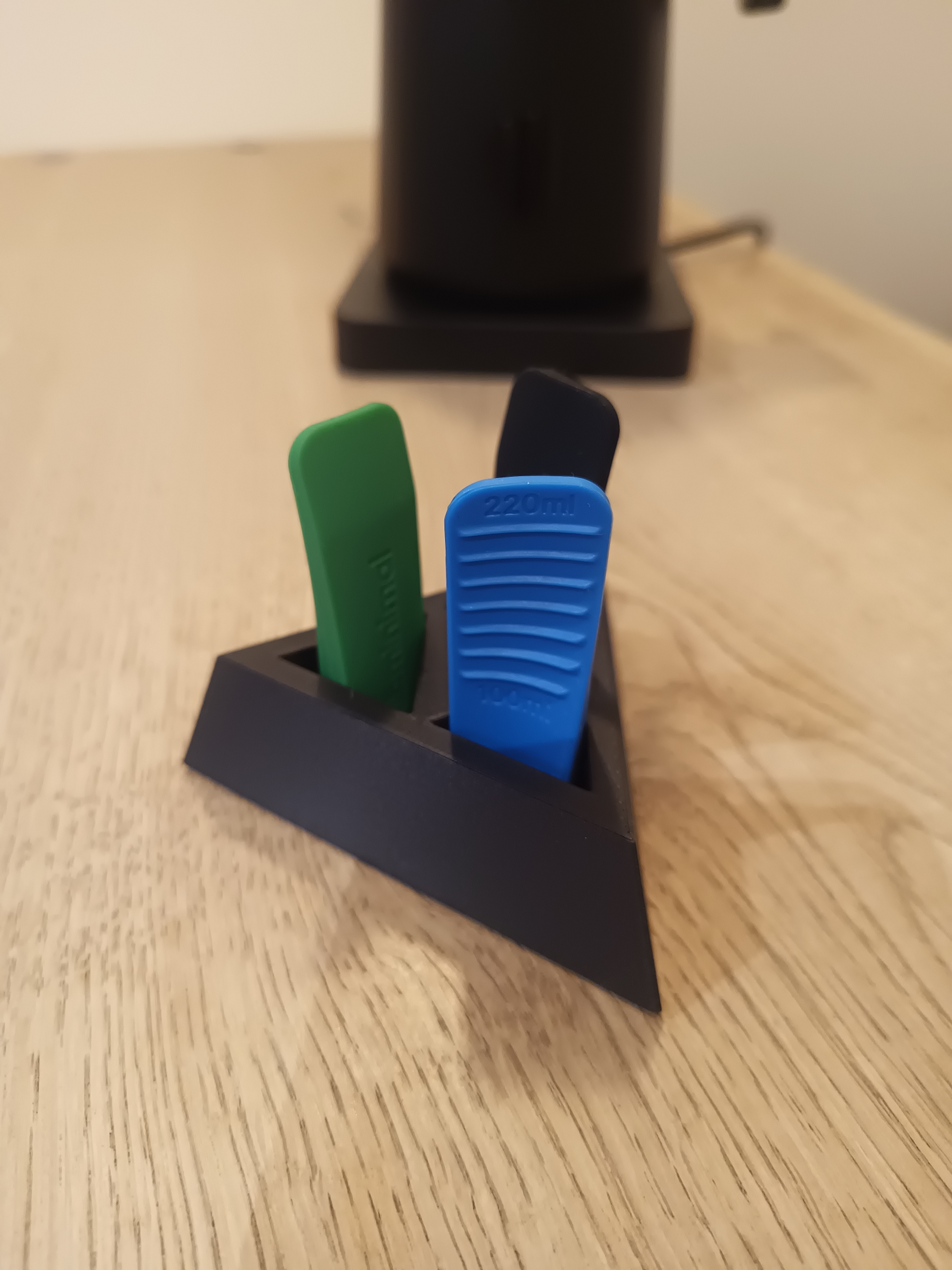 Subminimal Nanofoarmer Pro Stand Flow Controllers
