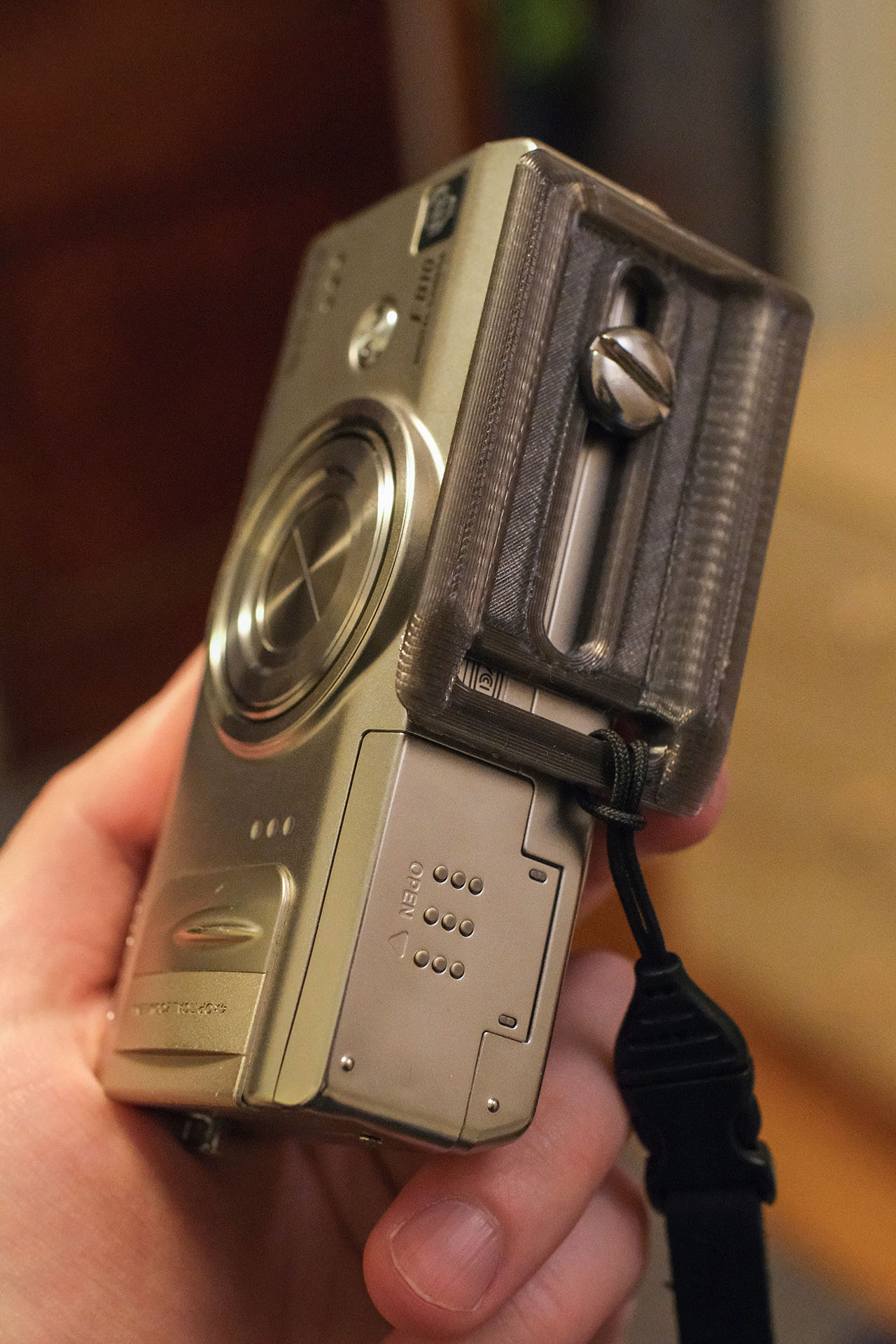 Less-Compact Simple Arca Tripod Plate